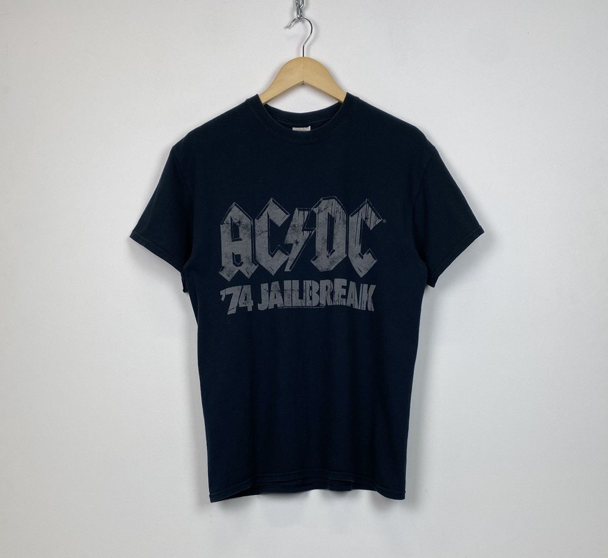 Band Tees AC/DC 74 Jailbreak 2012 Rock Band T-Shirt Size M Top Black Size US M / EU 48-50 / 2 - 1 Thumbnail