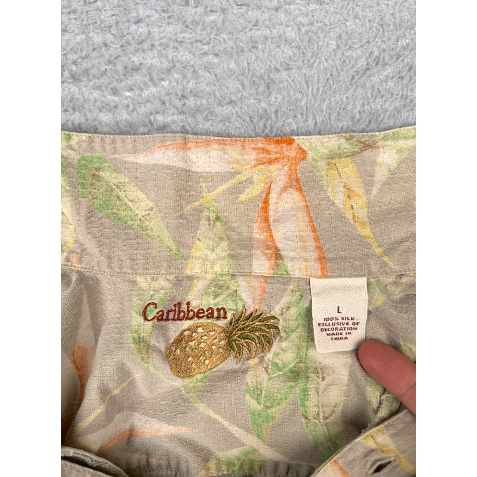 Paradise VINTAGE Caribbean Shirt Mens Large Gray Floral Bird Of Paradise Wood Button 100% Silk Size US L / EU 52-54 / 3 - 3 Thumbnail