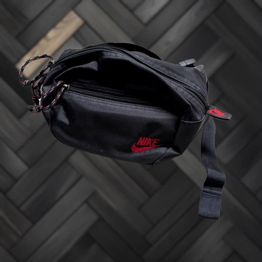 Nike VINTAGE NIKE fanny pack BACKPACK belts bag Nylon Bulls JORDAN black red 1990s 1993 1994 Mens Size ONE SIZE - 1 Thumbnail