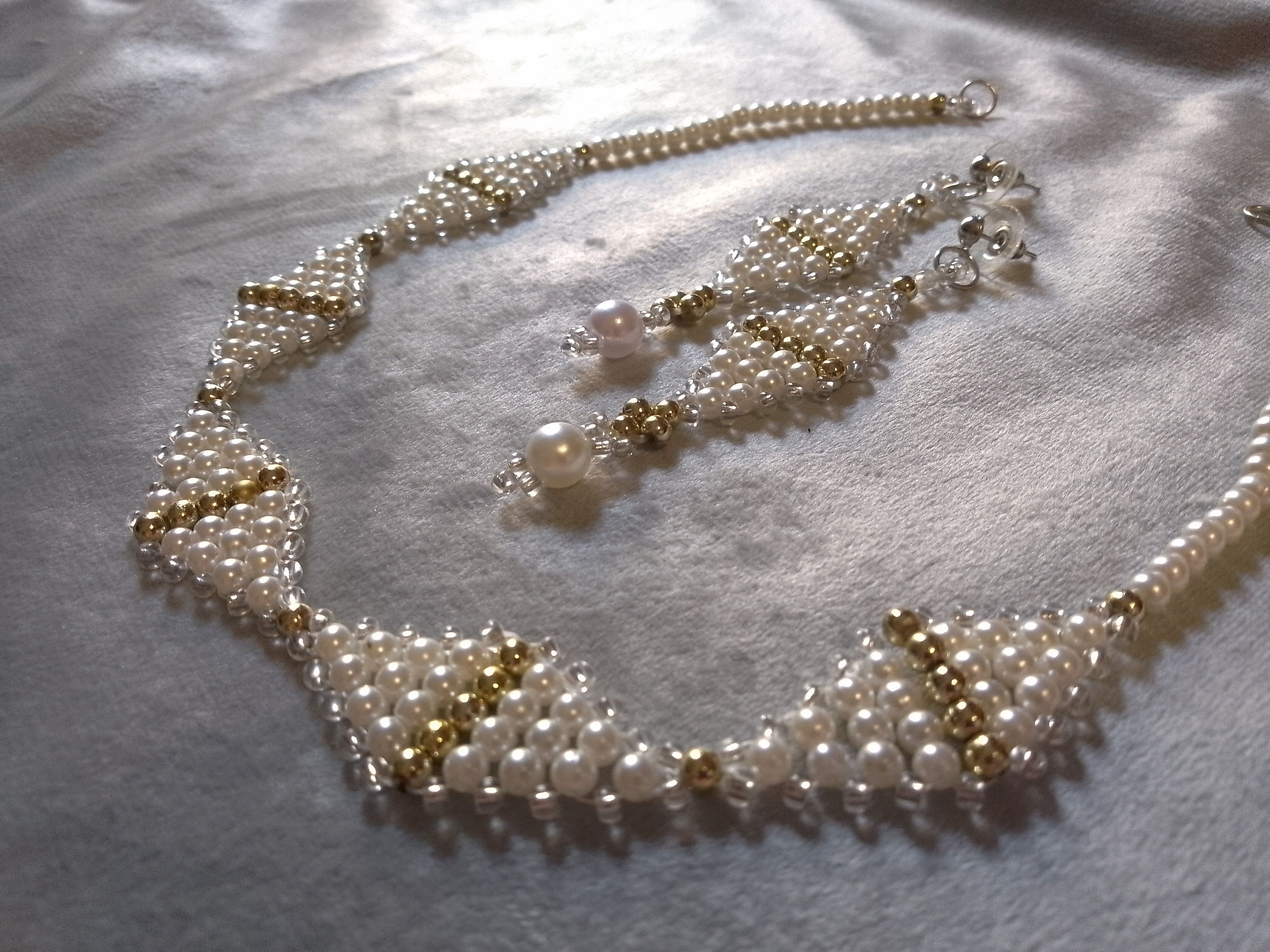 Handmade Necklace. Earrings Pearls White/Gold. Elegant Size ONE SIZE - 6 Thumbnail