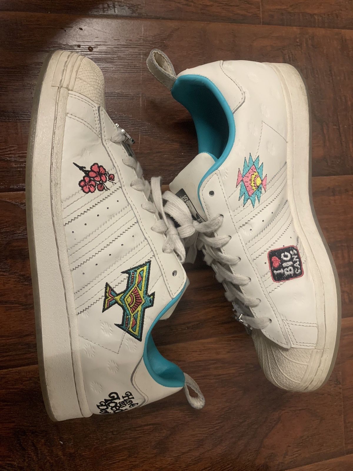 Adidas Arizona green tea Adidas superstars Size US 10 / EU 43 - 1 Thumbnail
