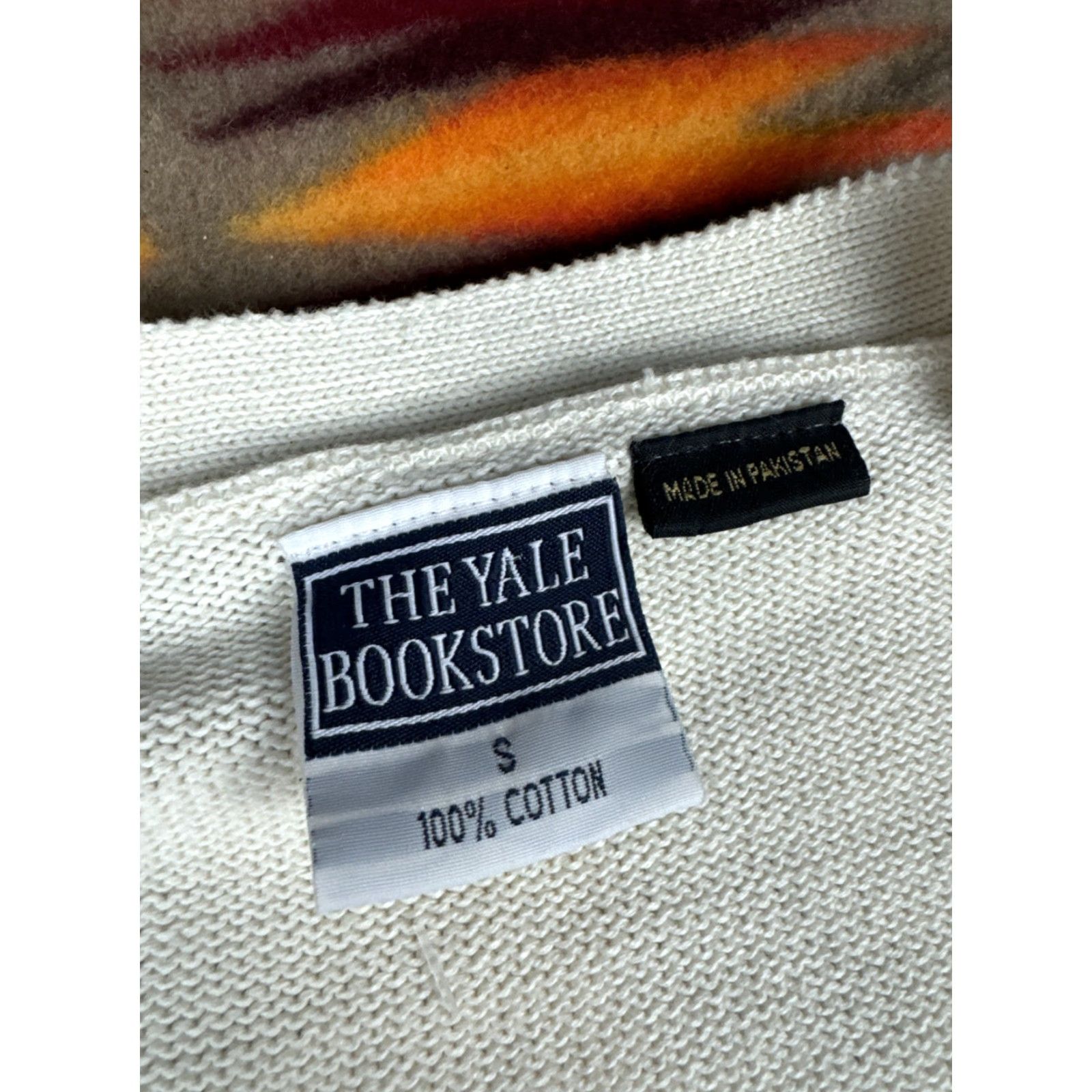 Vintage VINTAGE The Yale Bookstore Cardigan Sweater Sz Small Unisex Mens White University Sweatshirt Size US S / EU 44-46 / 1 - 3 Thumbnail