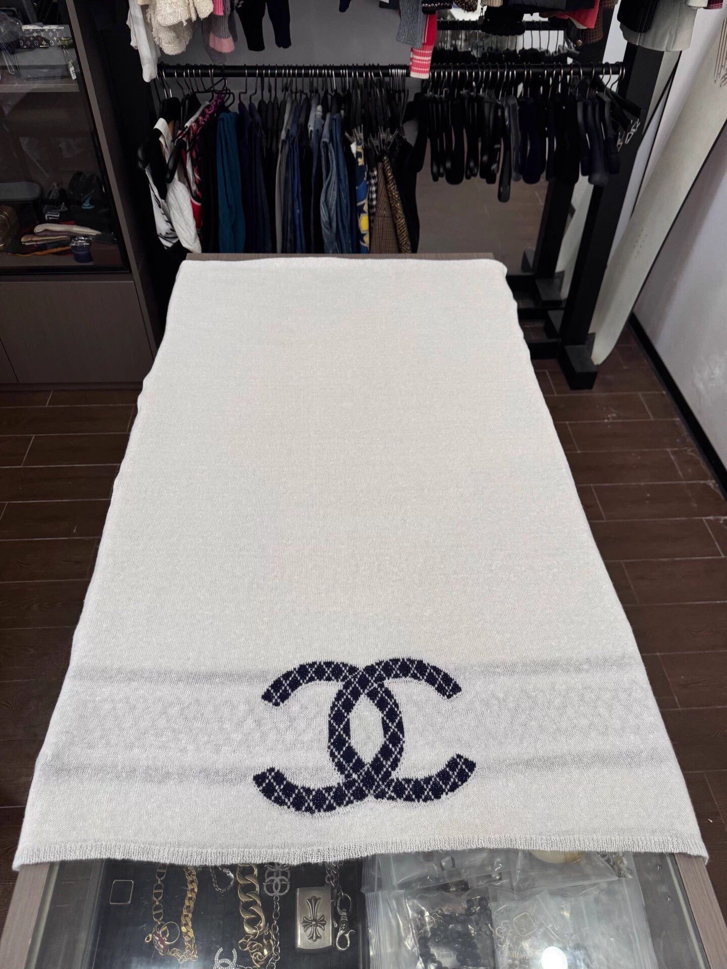 Chanel Chanel b&w CC quilted cashmere scarf 60x200cm Size ONE SIZE - 3 Thumbnail