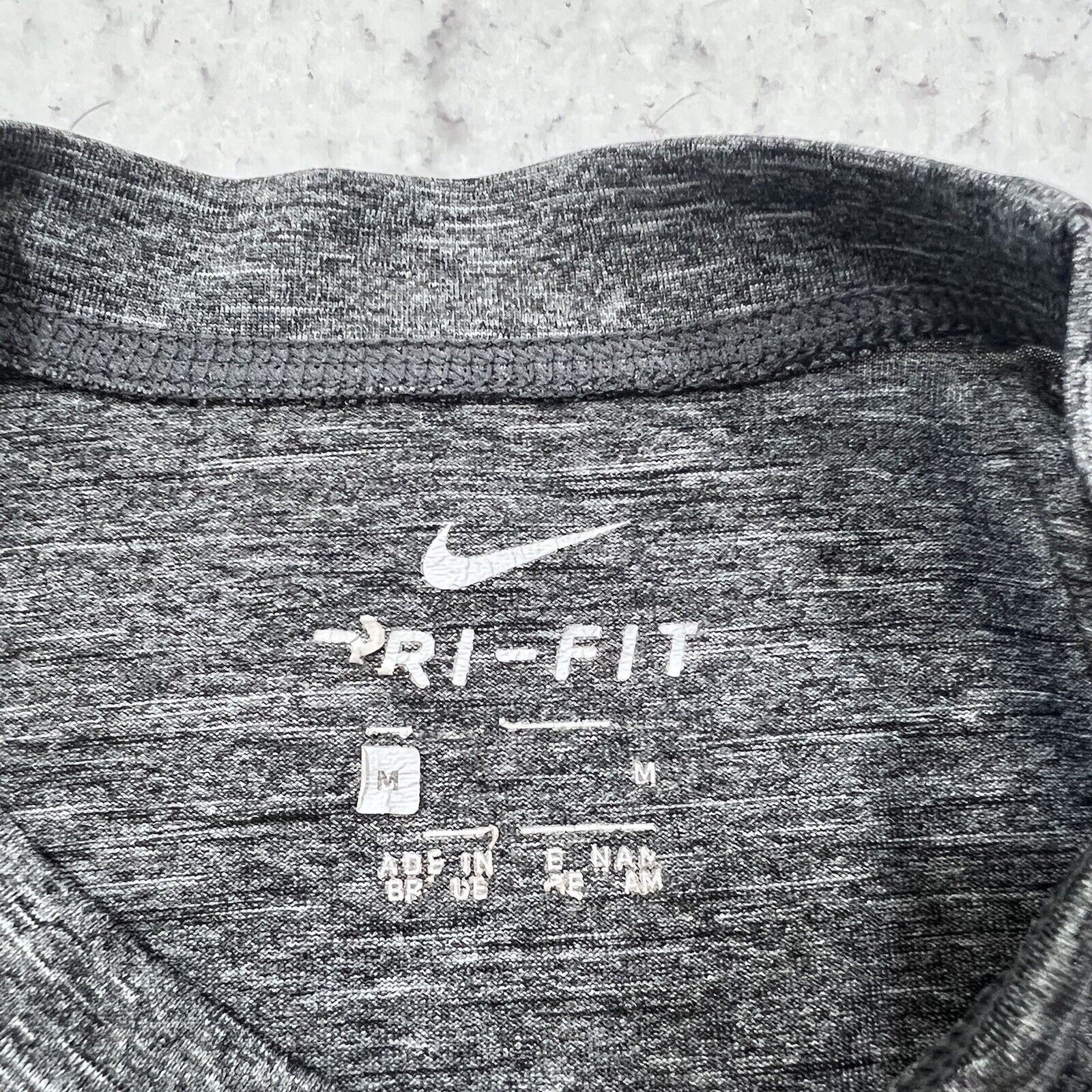 Nike Nike Dri Fit Medium Solid Gray Athletic T Shirt Swoosh Logo Size US M / EU 48-50 / 2 - 8 Thumbnail