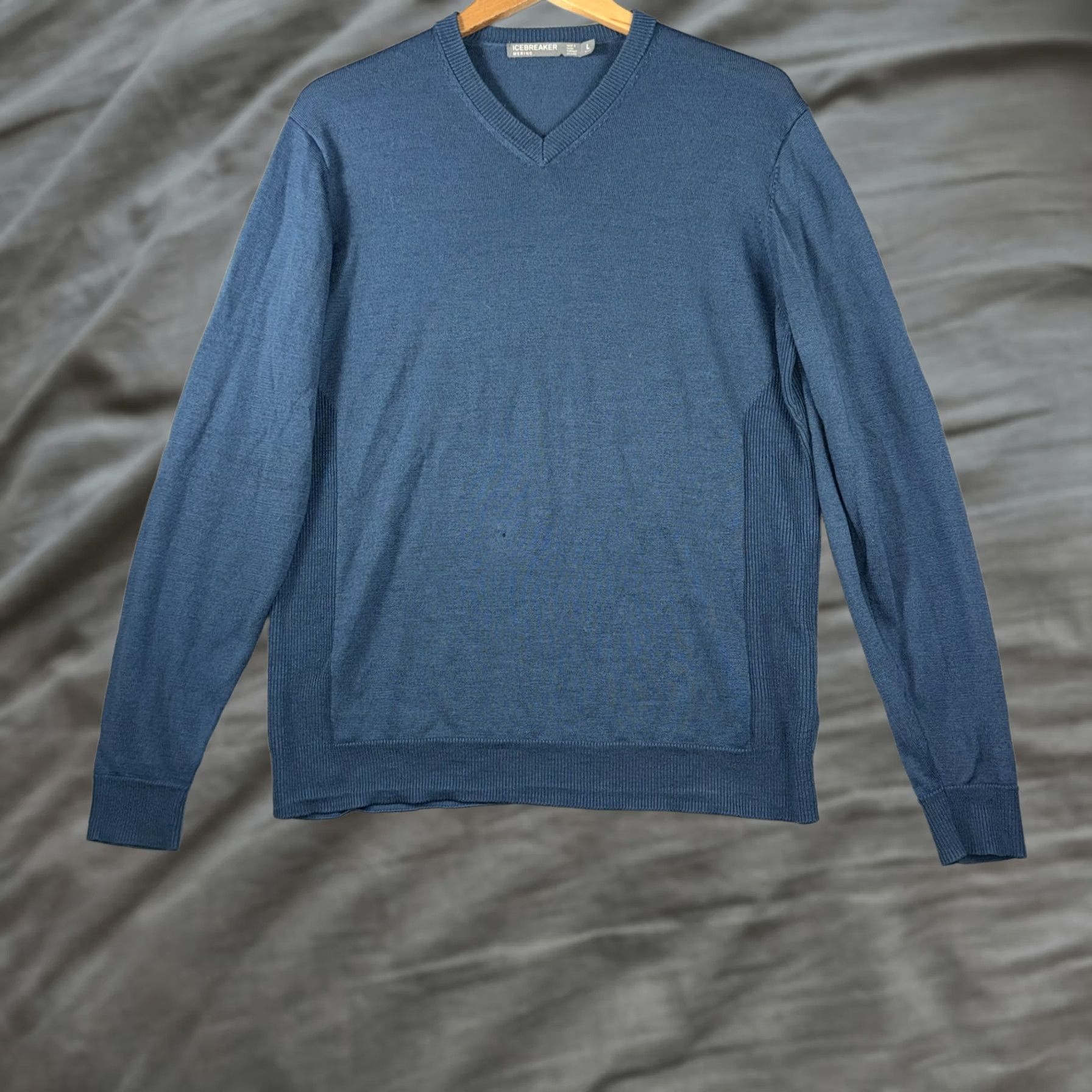 Icebreaker Icebreaker Sweater Mens Large Blue Merino Wool V Neck Lightweight Knit Pullover Size US L / EU 52-54 / 3 - 1 Thumbnail