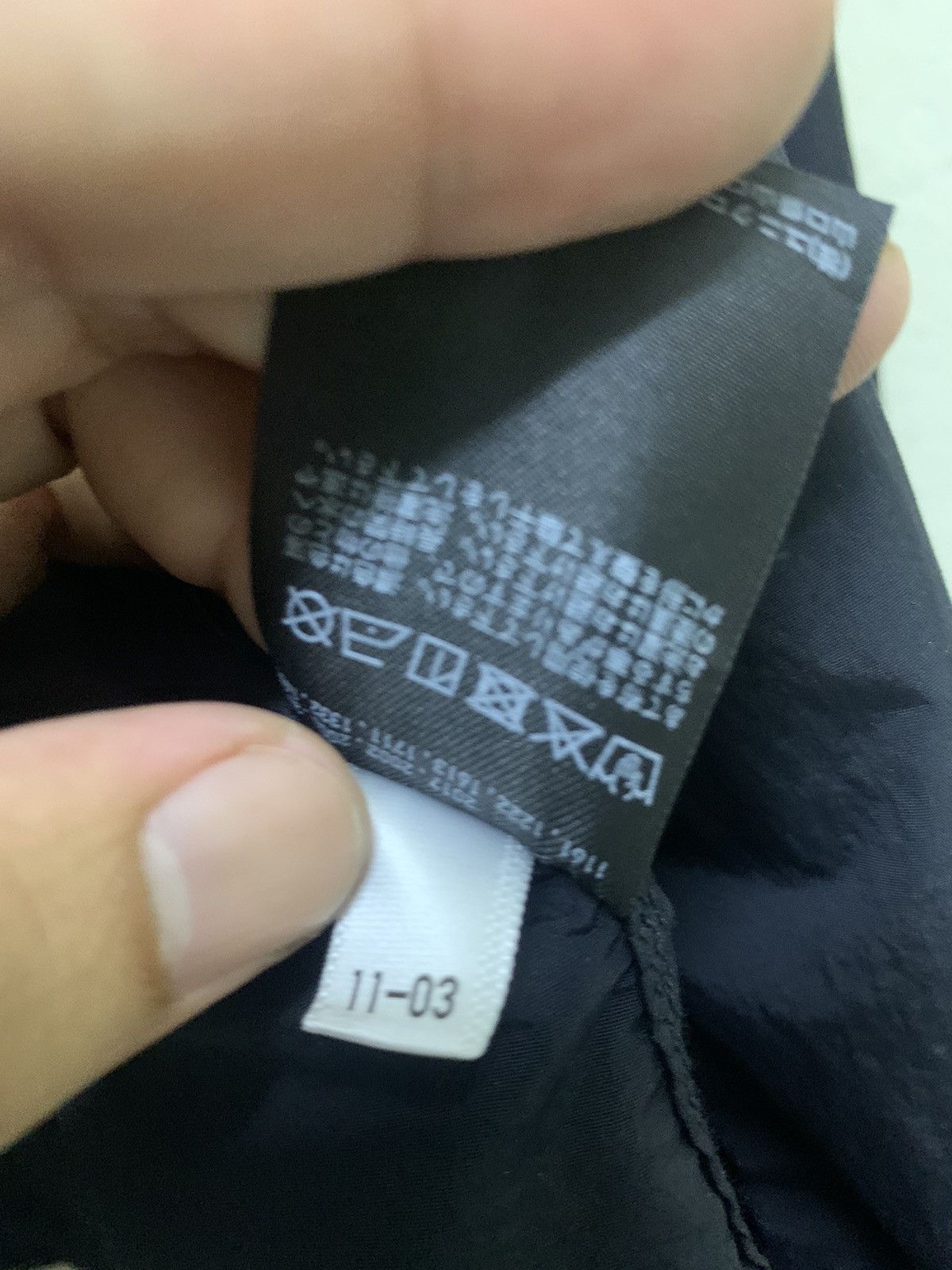Uniqlo Uniqlo Light Jacket Outdoor / Hiking / Running Size US XL / EU 56 / 4 - 8 Thumbnail