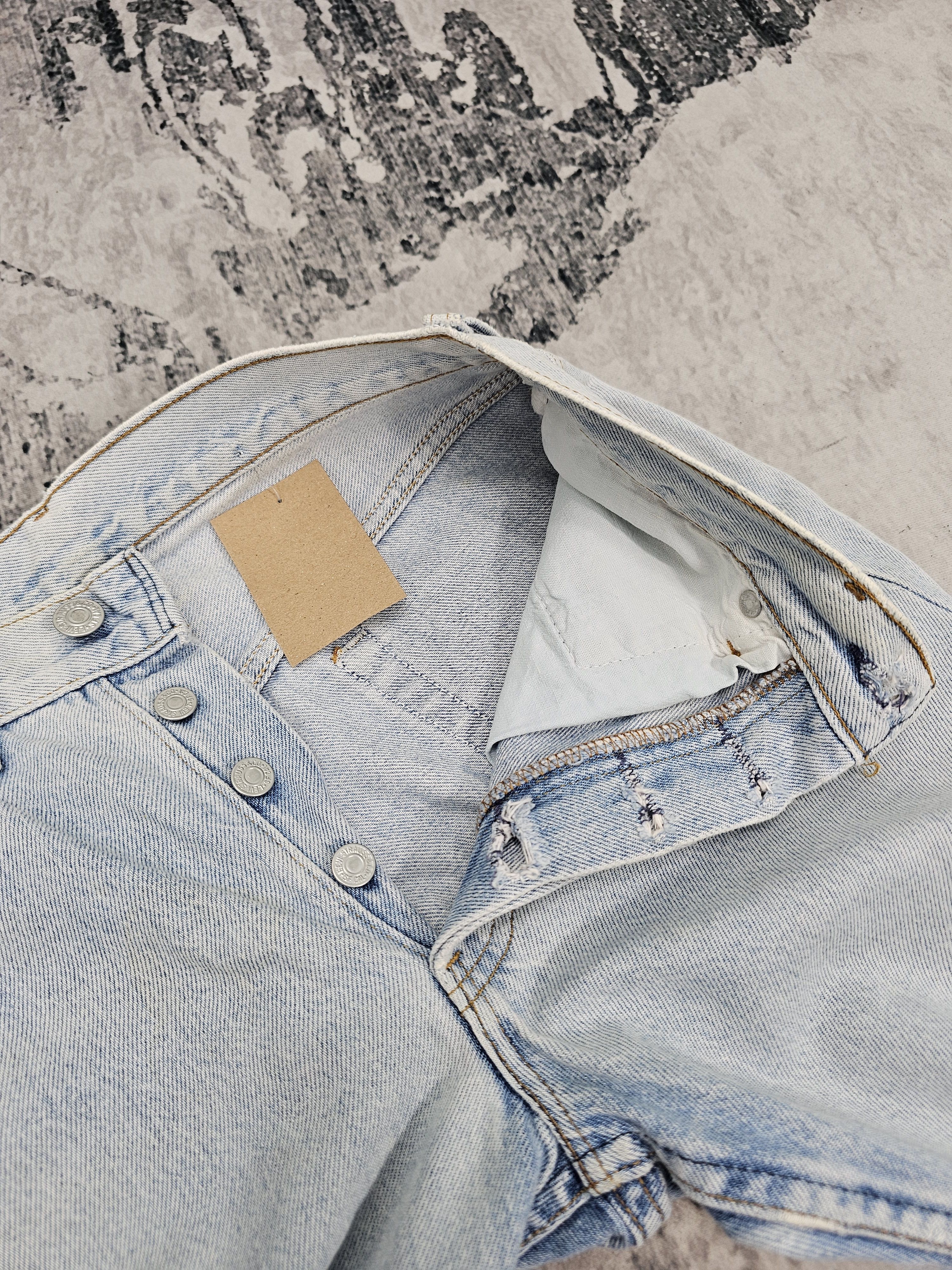 Levi's Vintage Clothing Vtg 90'S LEVIS 501 Light Blue Ripped Jeans Made In USA L0505 Size US 27 - 10 Thumbnail