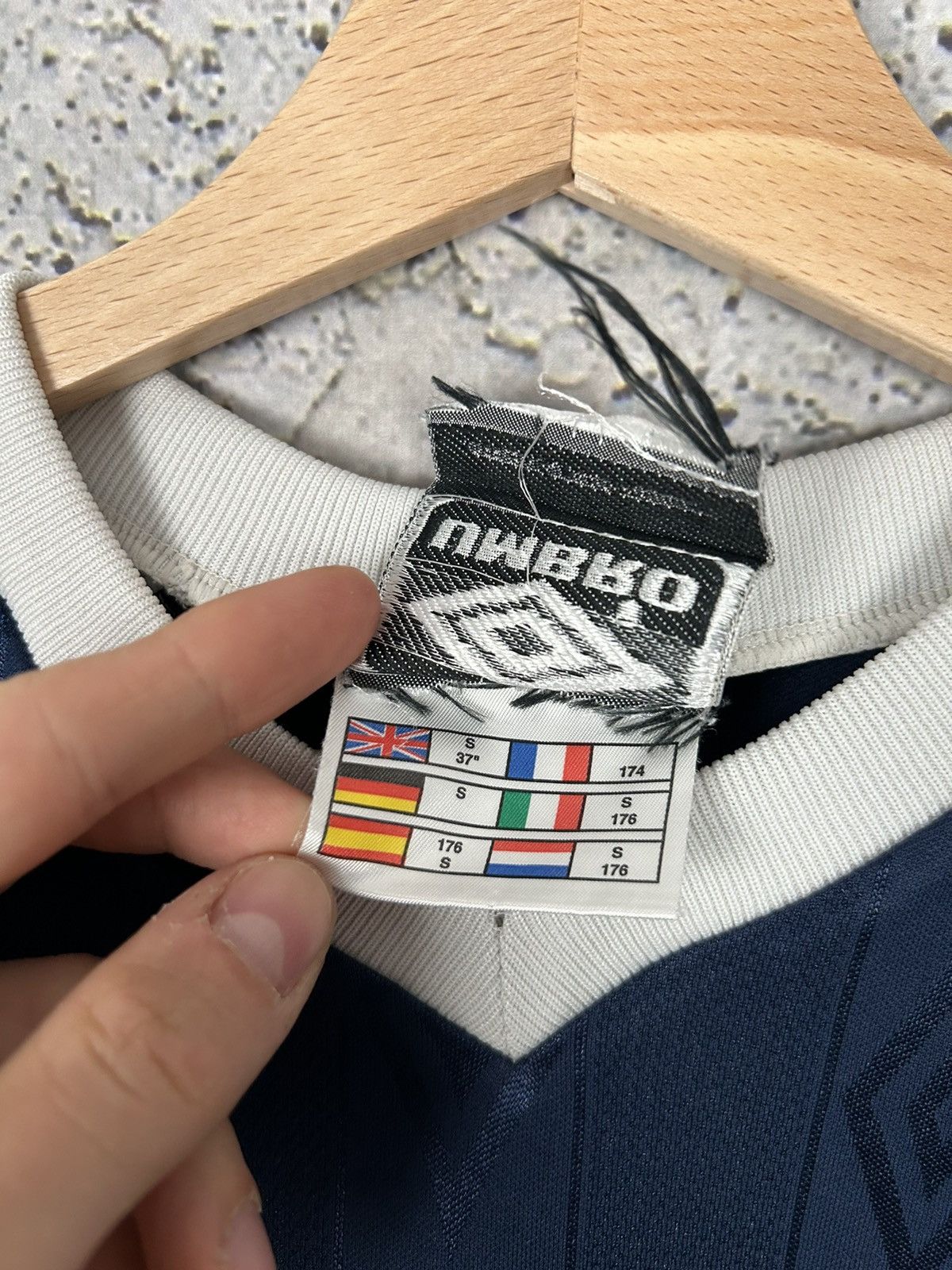 Umbro Vintage 90s Umbro Center Big Logo Jersey Sport Hype Size US S / EU 44-46 / 1 - 5 Thumbnail