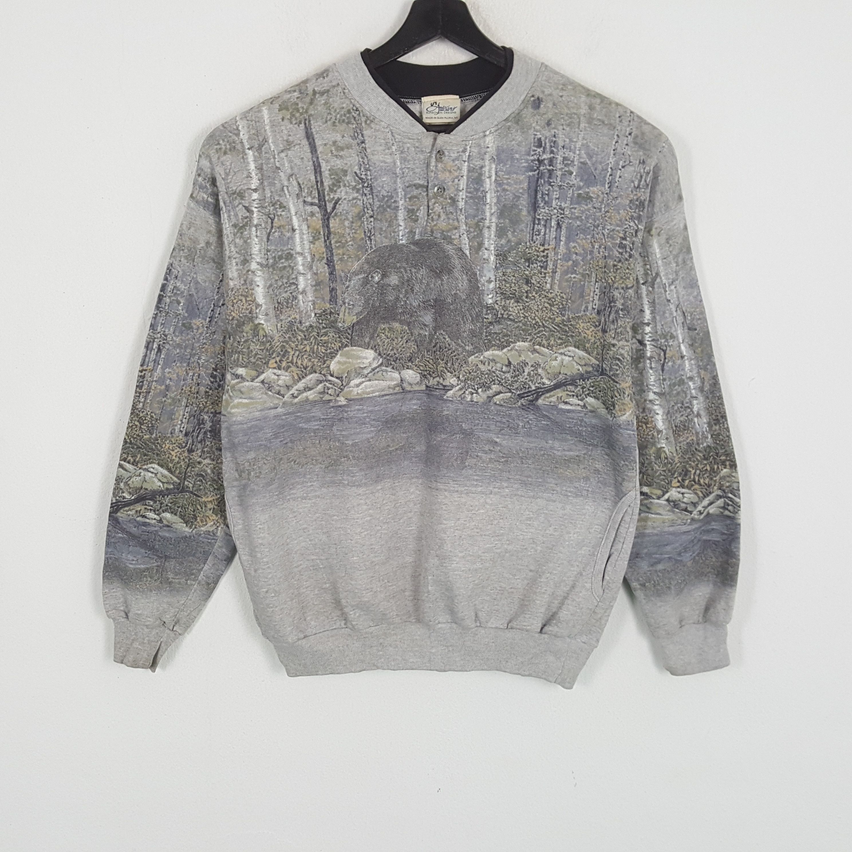 BEAR ART Animal Habitat Style Vintage Sweatshirt