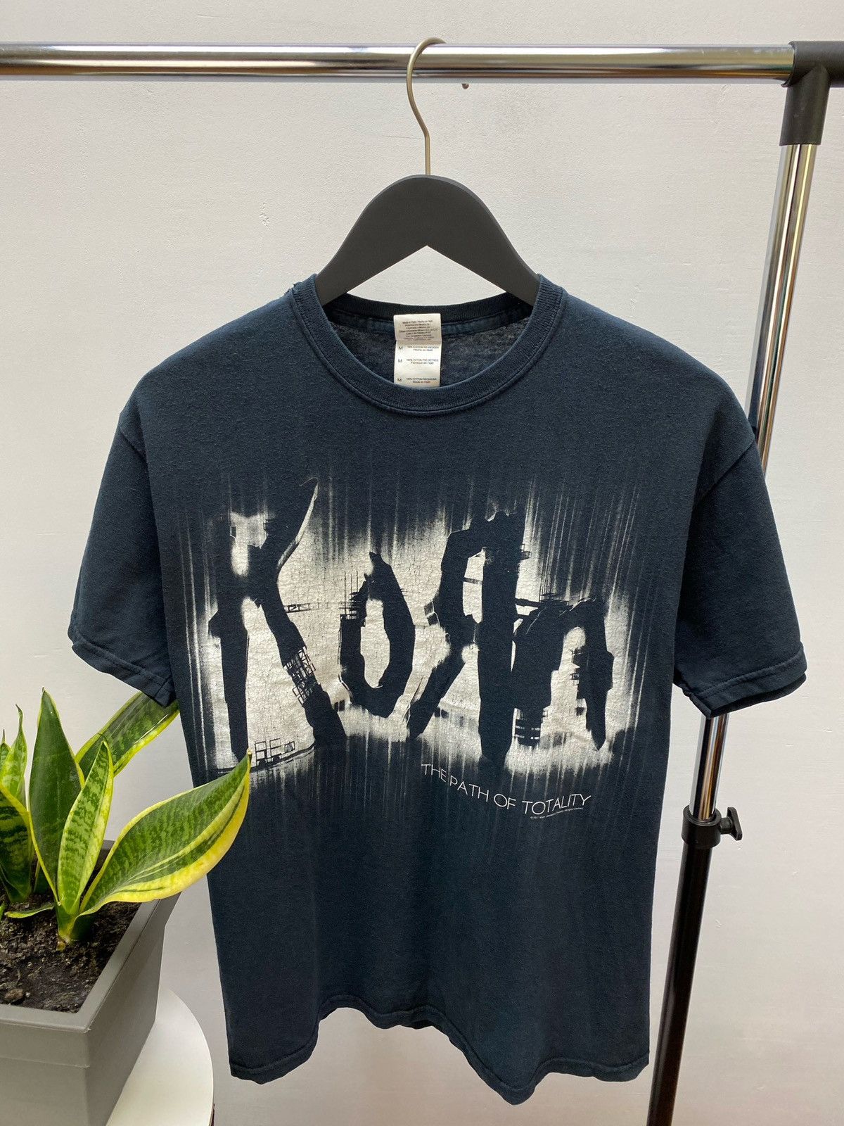 Band Tees × Vintage Korn - 2011 The Path of Totality t-shirt Size US M / EU 48-50 / 2 - 5 Thumbnail
