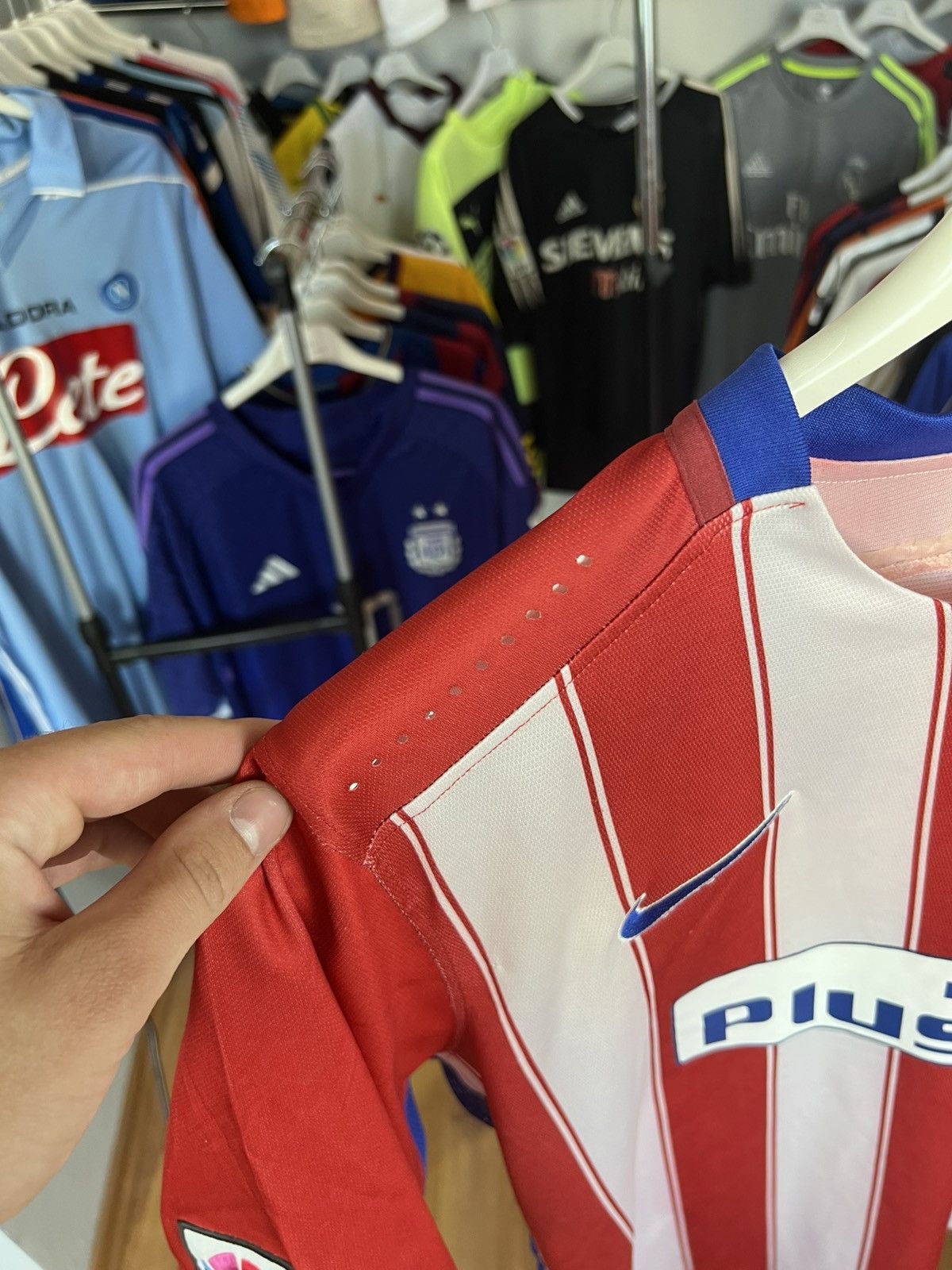 Nike Soccer Jersey Nike Atletico Madrid 2015/16 F. Torres #9 Size US L / EU 52-54 / 3 - 8 Thumbnail