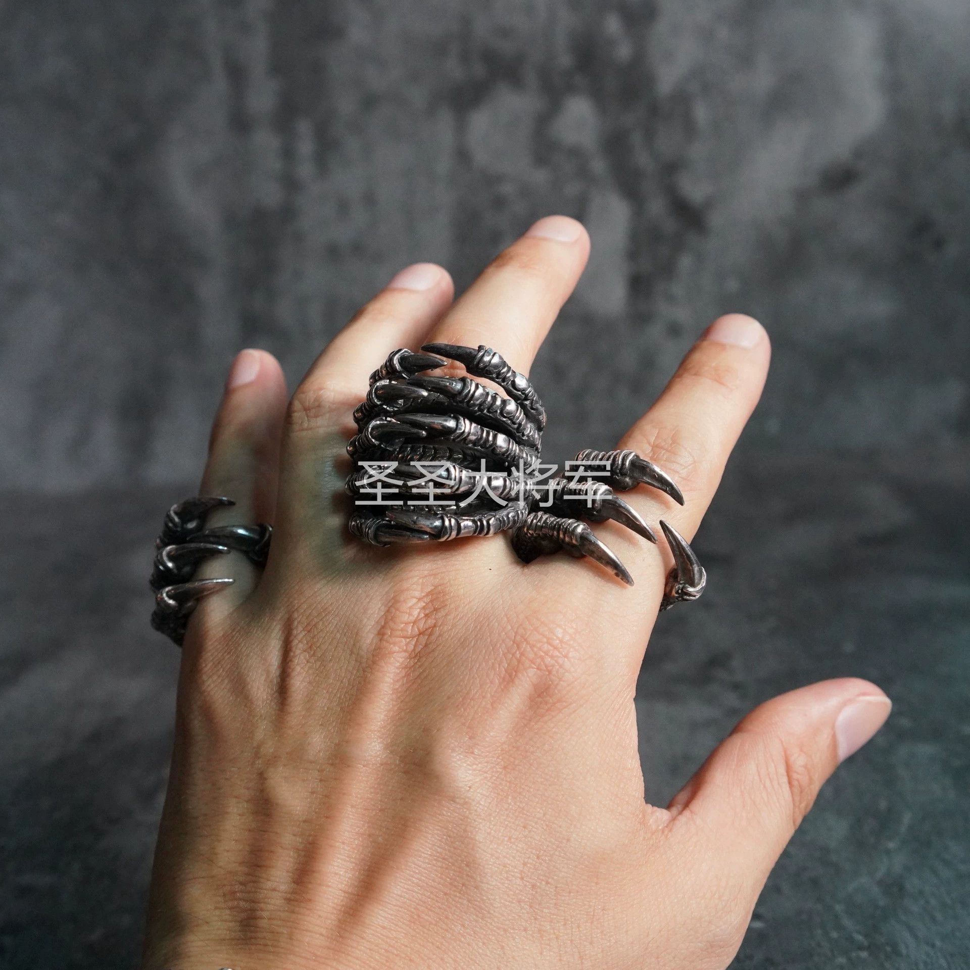 KD2024 KD2024 Distressed Dragon Claw 14+20 Ring - Dark Apocalyptic Size ONE SIZE - 6 Thumbnail