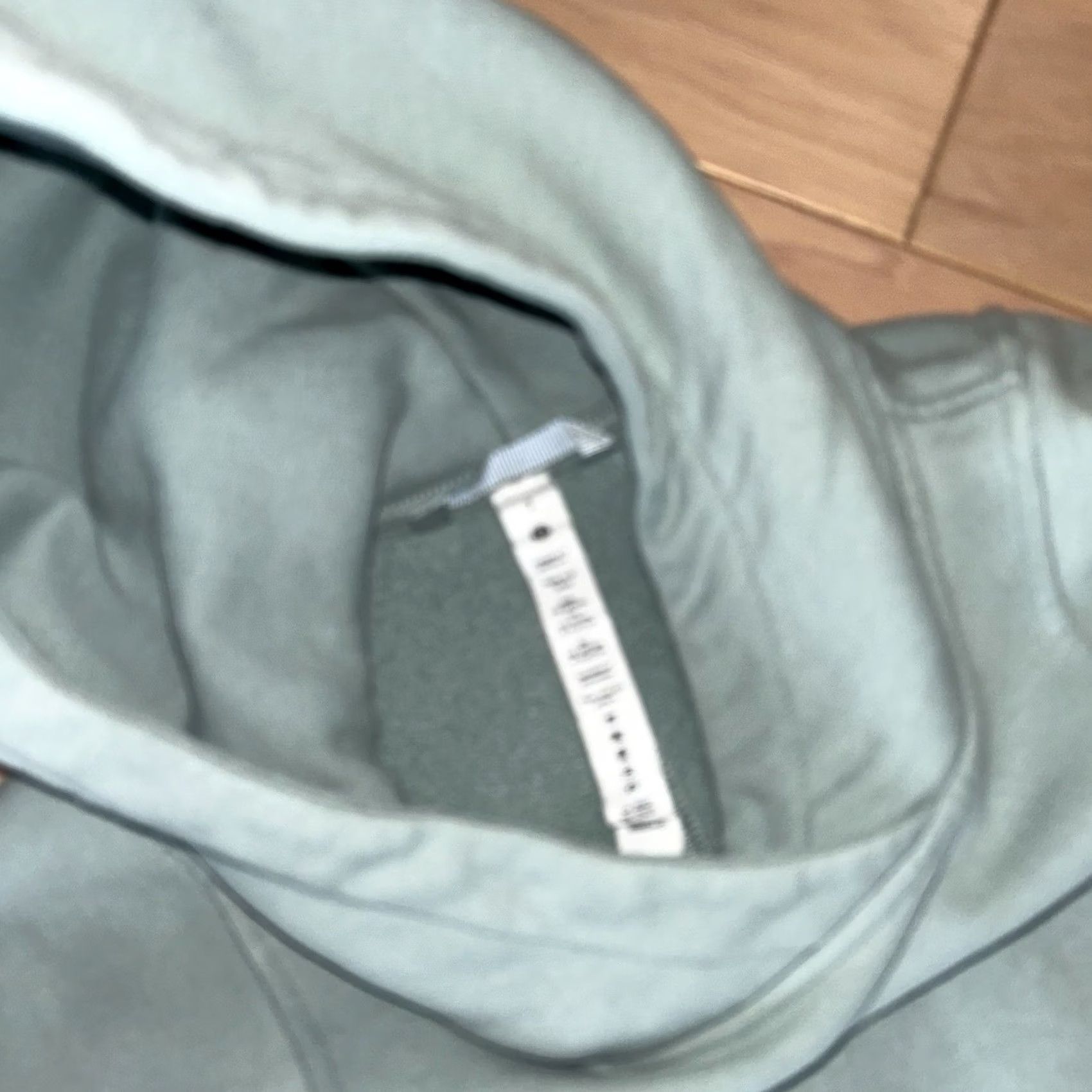 Lululemon Lululemon Loungeful Cropped Hoodie Green Long Sleeve Women’s 2 Pullover Hooded Fleece Sweatshirt” Size XS / US 0-2 / IT 36-38 - 3 Thumbnail