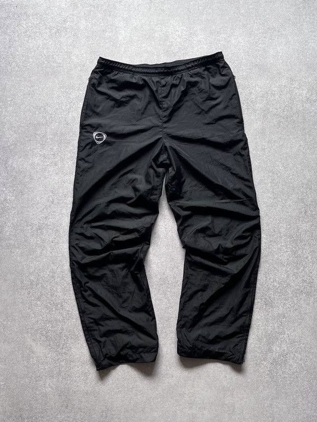 Nike × Vintage Vintage Nike Swoosh Nylon Baggy Trackpants Y2K S Size US 31 - 1 Thumbnail