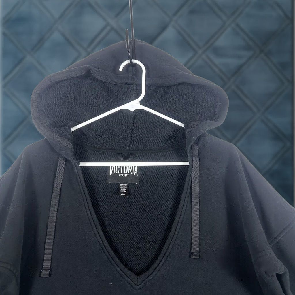 Victoria's Secret Victoria's Secret Sport Womens V-Neck Hoodie Pullover Long Sleeve M Black Digital 90s Sports Womens Mens? Size M / US 6-8 / IT 42-44 - 1 Thumbnail