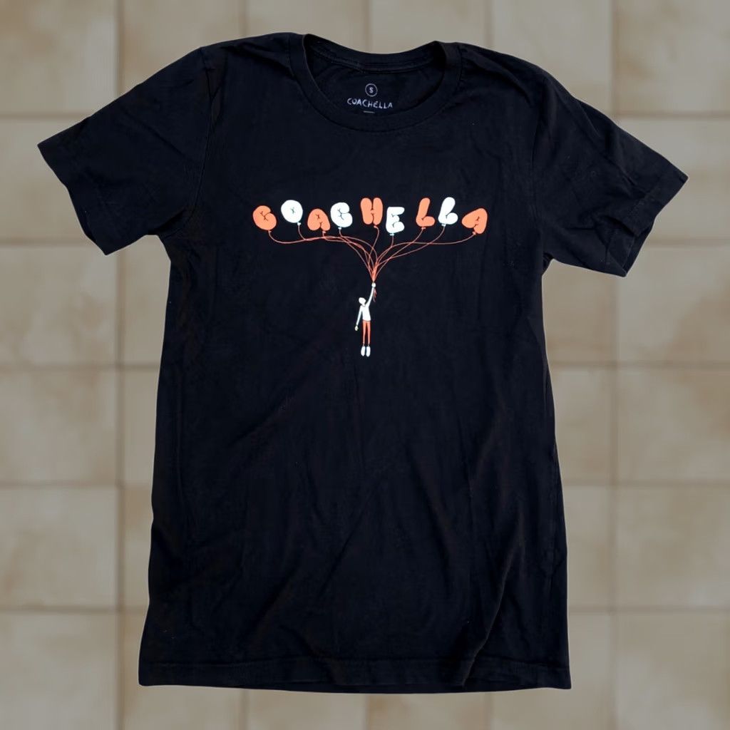 Vintage VINTAGE COACHELLA Official T Shirt Women's SMALL Black Radiohead Lady Gaga Shirt Women Small Black 2017 Size S / US 4 / IT 40 - 1 Thumbnail