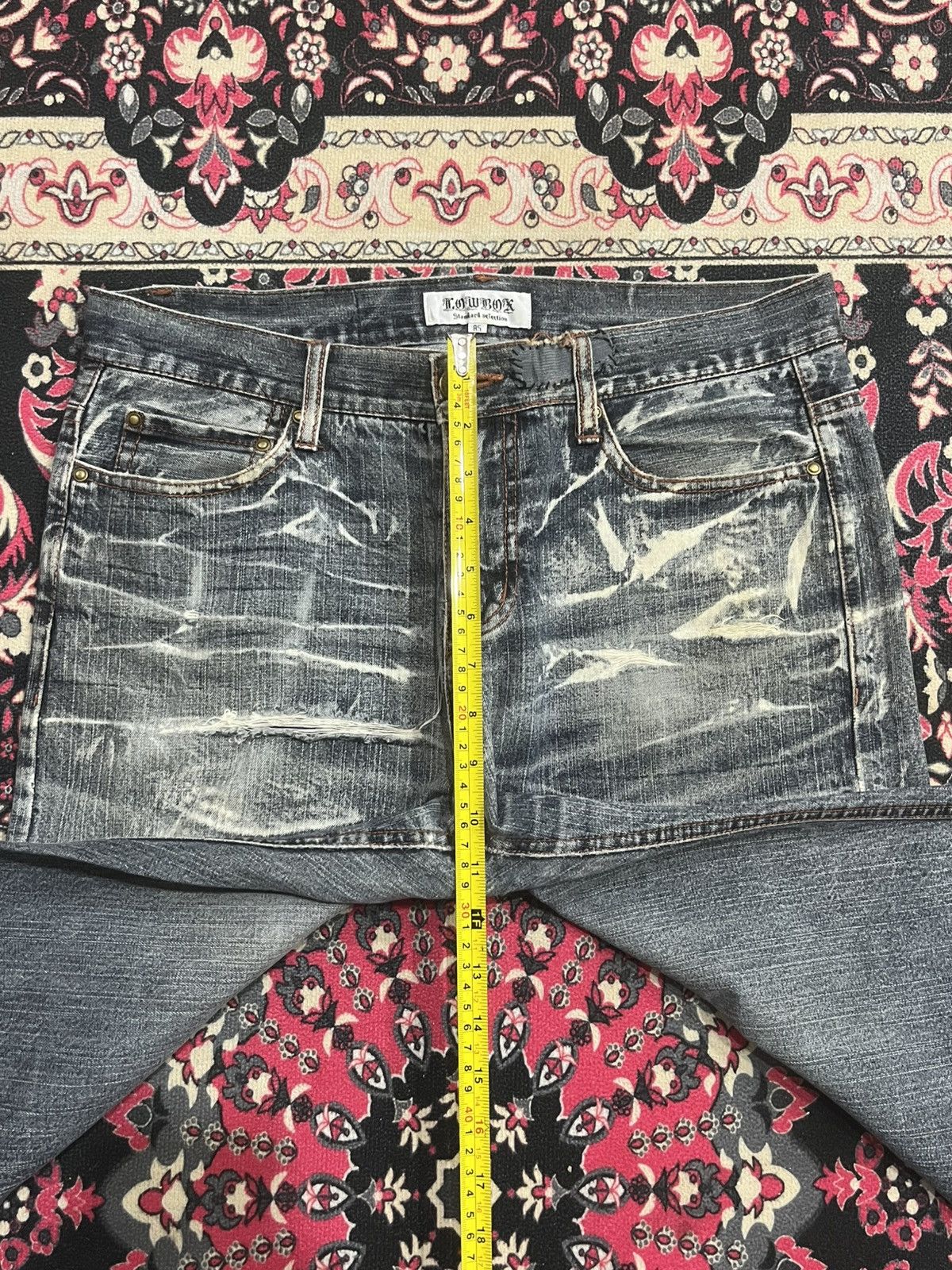 Le Grande Bleu (L.G.B.) ⚡️Distressed⚡️Vintage Lowbox “Michelin” Patches Whisker Jeans Size US 32 / EU 48 - 15 Thumbnail