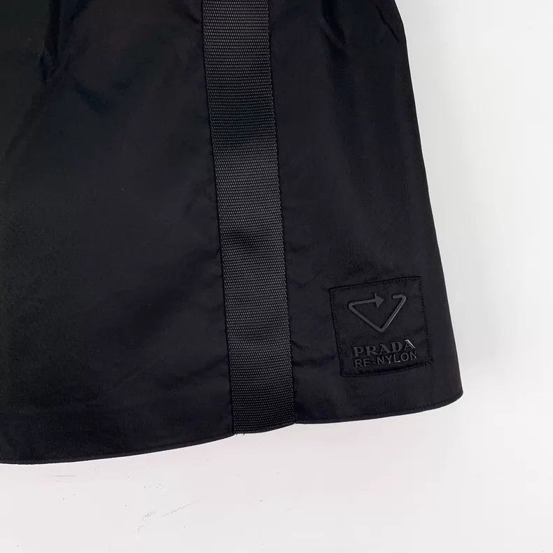 Prada Prada Black triangle nylon casual skirt Size 25" / US 0 / IT 36 - 5 Thumbnail