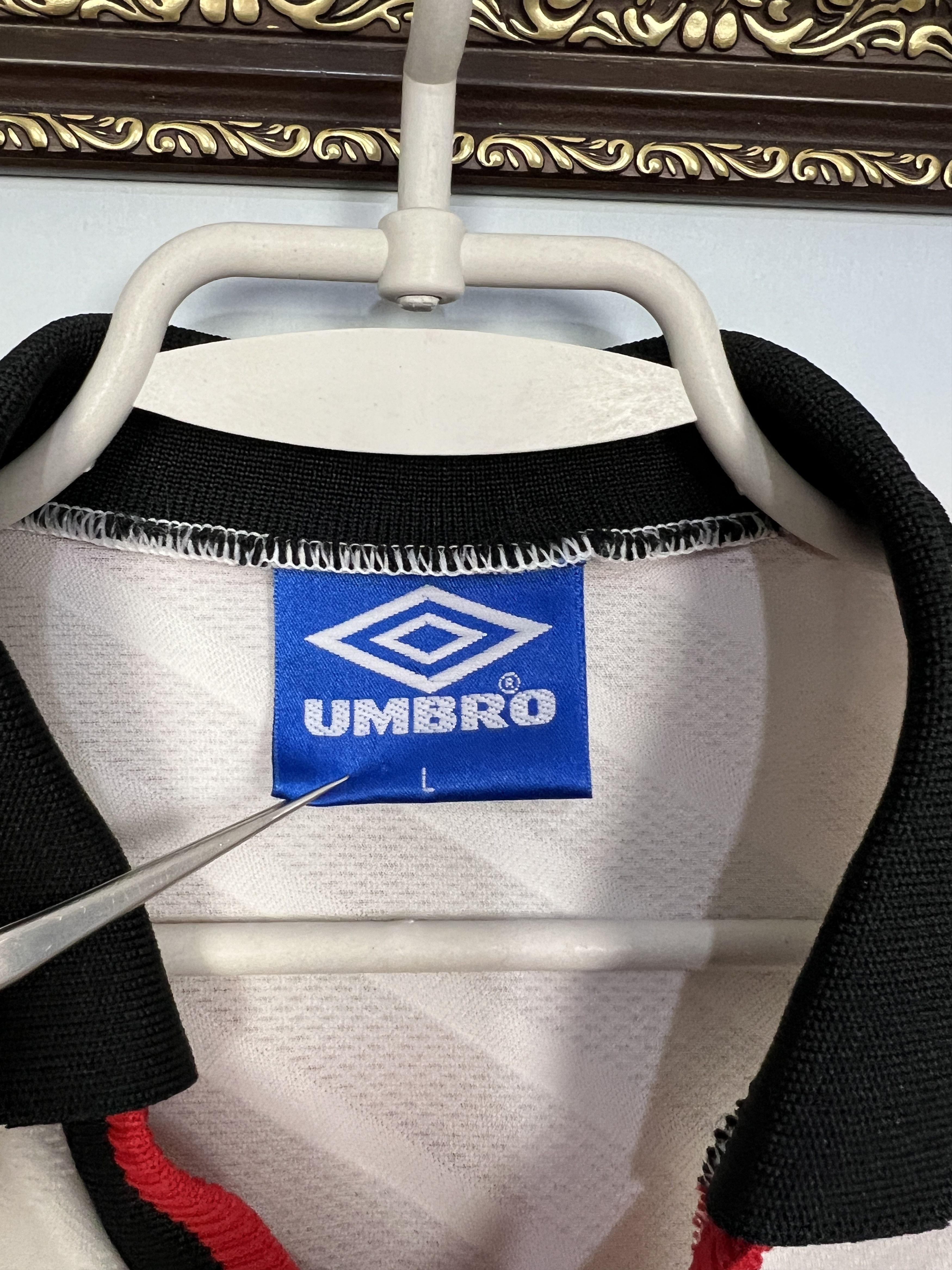 Umbro Manchester United Away football shirt Soccer Jersey Trikot Size US L / EU 52-54 / 3 - 7 Thumbnail