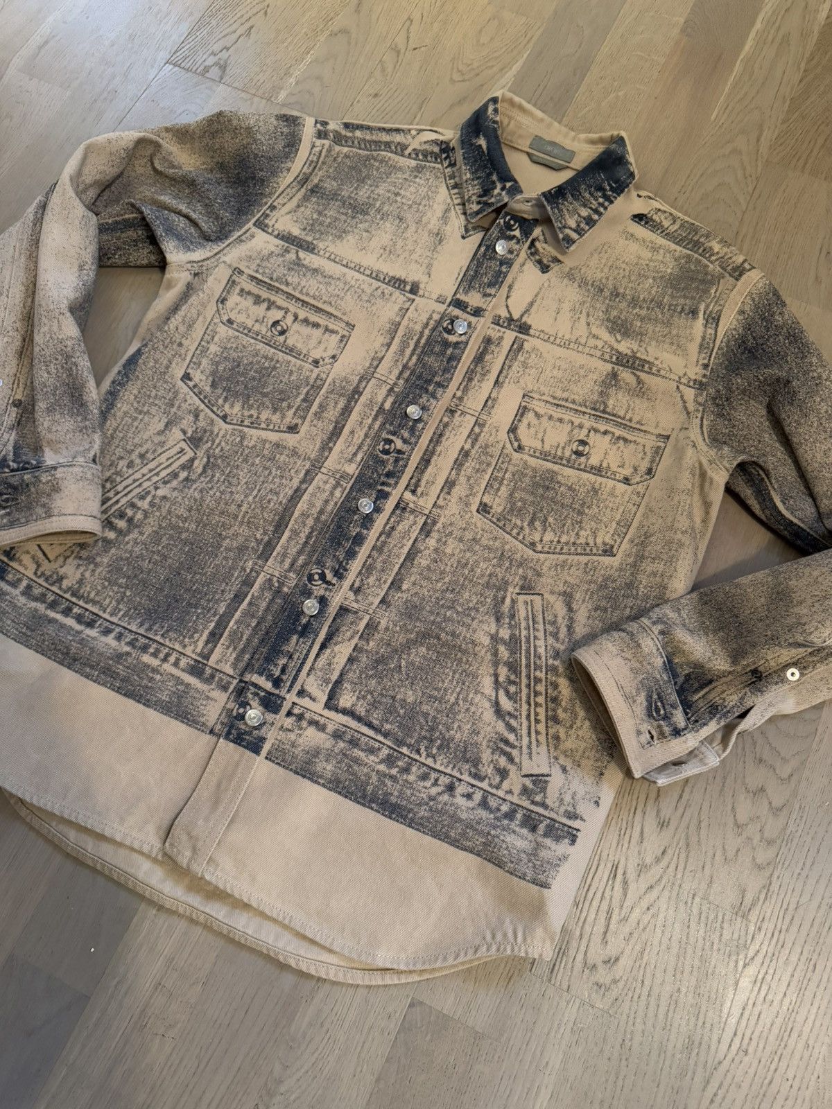 Dior DIOR overshirt SIZE 38 SEE REAL TAPE MEASUREMENTS IN PHOTOS Size US M / EU 48-50 / 2 - 10 Thumbnail