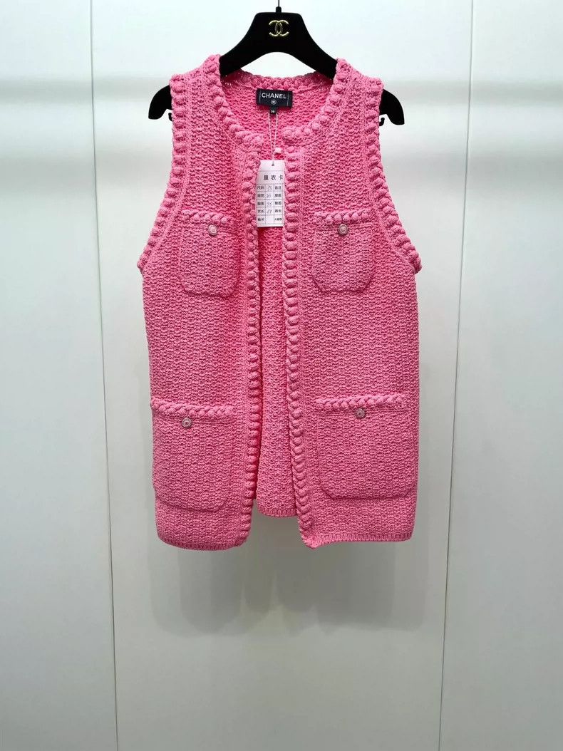 Chanel Chanel Pink knitted vest 2504-Nextarrow Size XS / US 0-2 / IT 36-38 - 1 Thumbnail