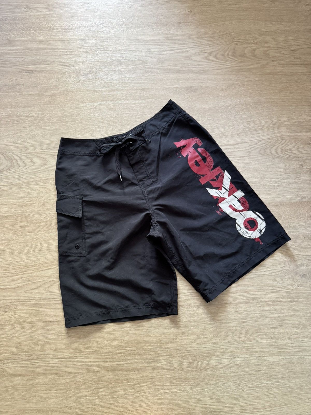 Vintage Vintage Oakley y2k Swim Surfing Black Shorts Size US 31 - 1 Thumbnail