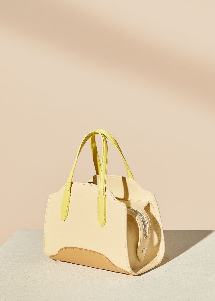 Loro Piana o1srvl11e0624 Size: OS FAM2201 Crossbody Bags in Beige Size ONE SIZE - 5 Thumbnail