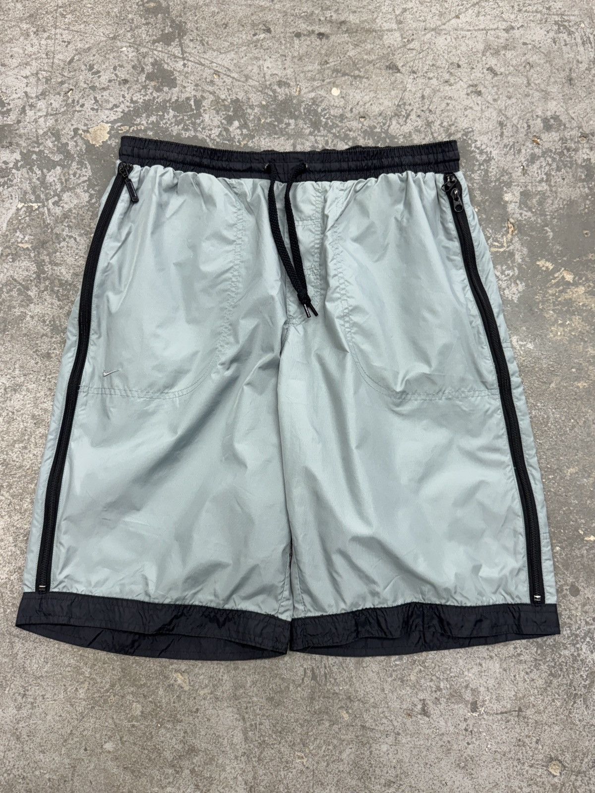Nike Nike Vintage Zip Shorts Size US 31 - 1 Thumbnail