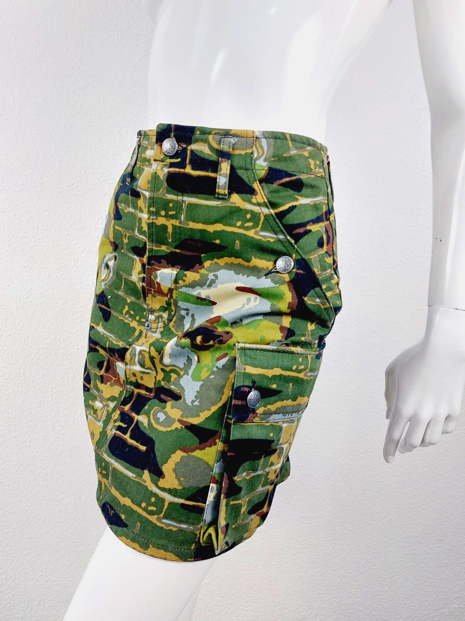 Jean Paul Gaultier Jean Paul Gaultier 1997 Face Anarchy Fight Racism Skirt RT Size 25" / US 0 / IT 36 - 14 Thumbnail