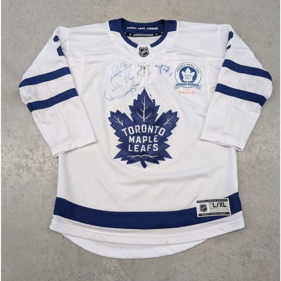 NHL Toronto Maple Leafs Hockey School Youth Jersey Signed Size US S / EU 44-46 / 1 - 1 Thumbnail