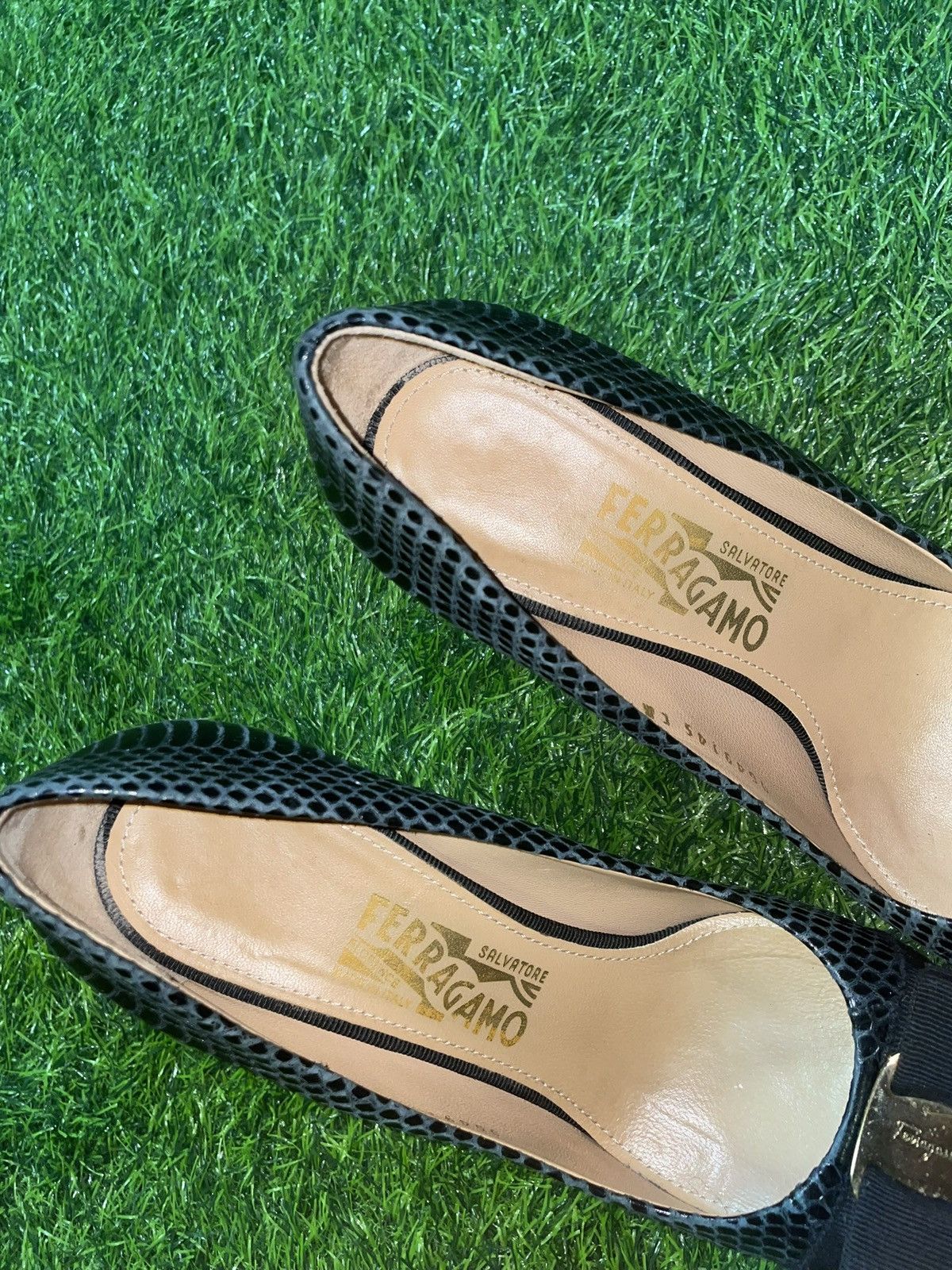 Salvatore Ferragamo Salvatore Ferragamo Black Snakeskin Heels Size 7.5 Size US 7.5 / IT 37.5 - 8 Thumbnail