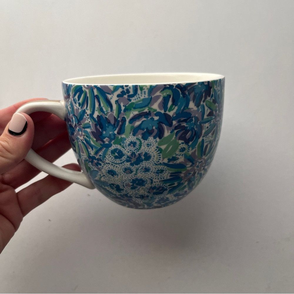 Lilly Pulitzer Lilly Pulitzer Ceramic Blue Floral 12 oz Coffee Cup Mug Size ONE SIZE - 1 Thumbnail