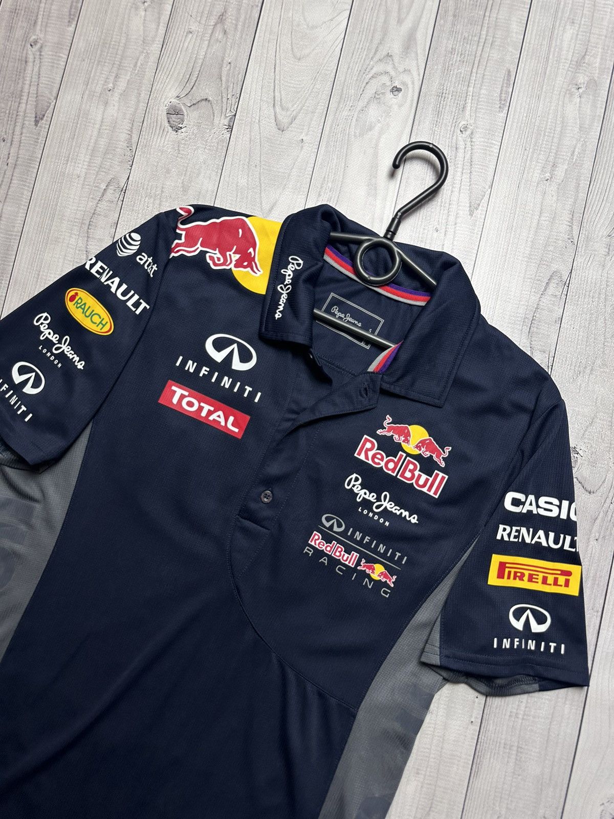 Red Bull × Vintage Vintage polo Red Bull racing size S big logo Size US S / EU 44-46 / 1 - 3 Thumbnail