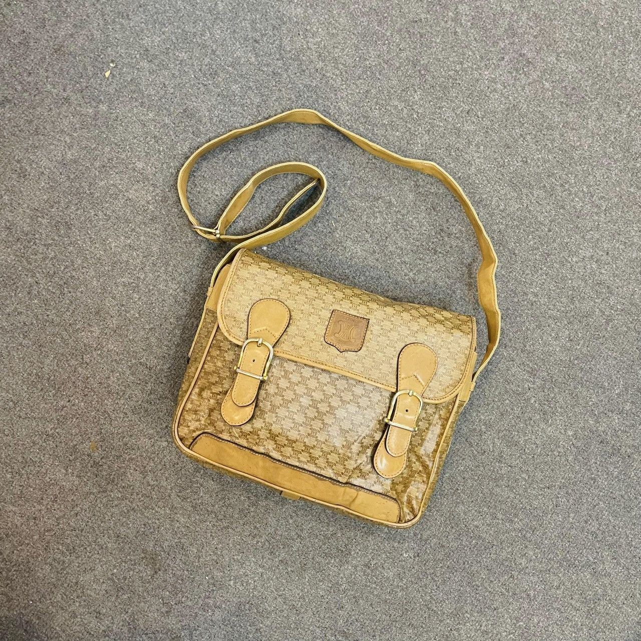 Celine × Vintage Vintage Celine Sling Bag Size ONE SIZE - 9 Thumbnail