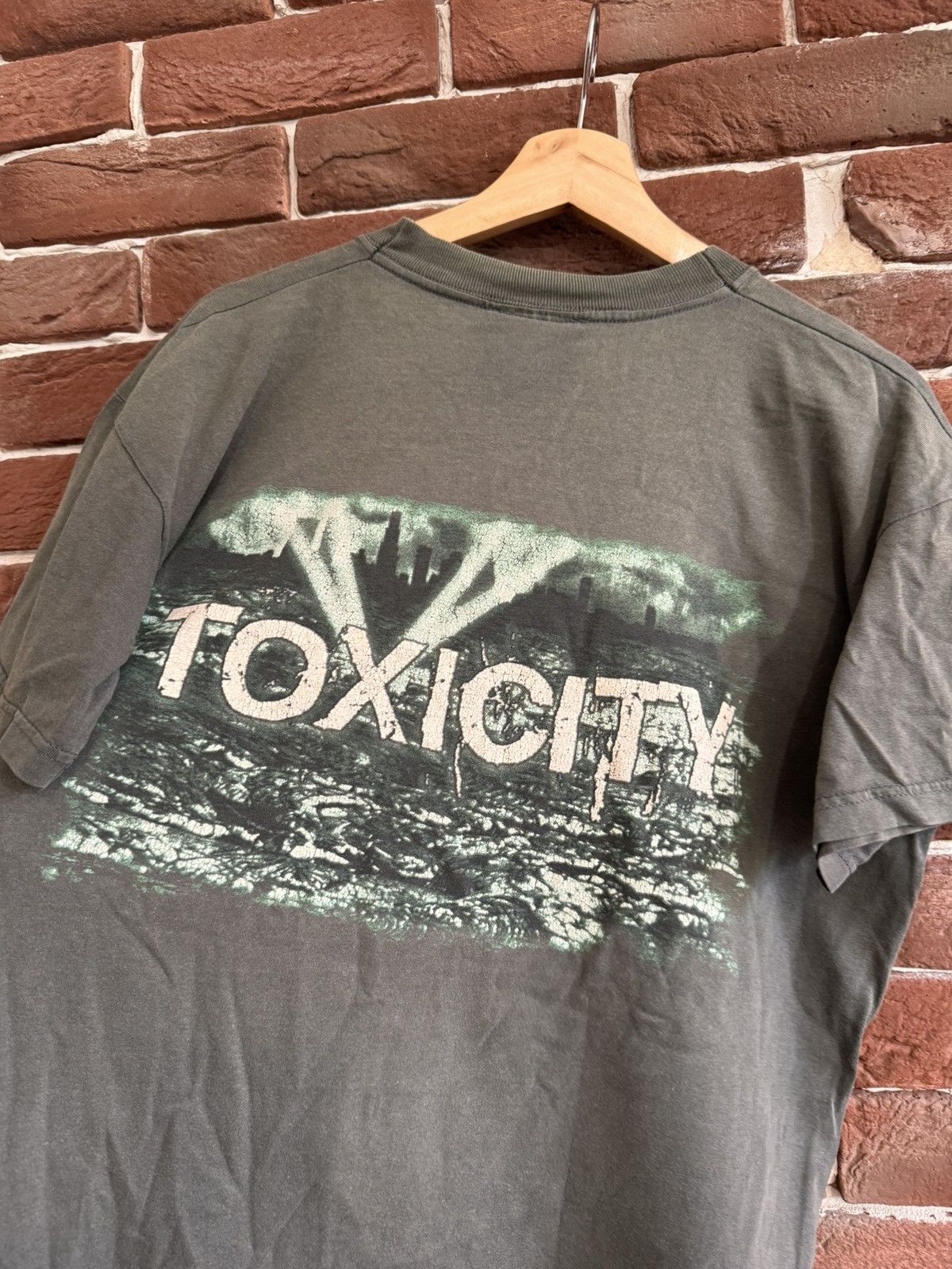 Band Tees Vintage 00s System Of A Down Toxicity Band T-shirt Nu Metal Size US M / EU 48-50 / 2 - 4 Thumbnail