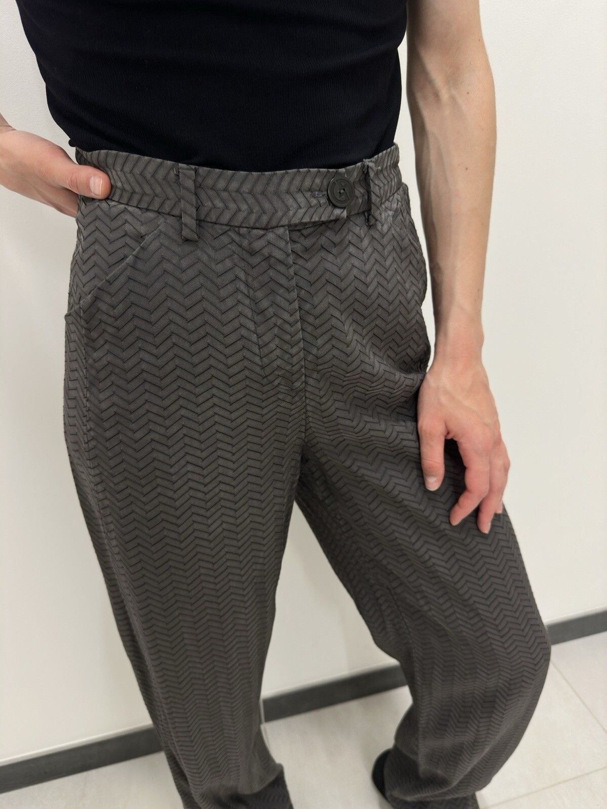 Giorgio Armani Giorgio Armani Womens High Waist Texture Pants Silk Size 27" / US 4 / IT 40 - 10 Thumbnail