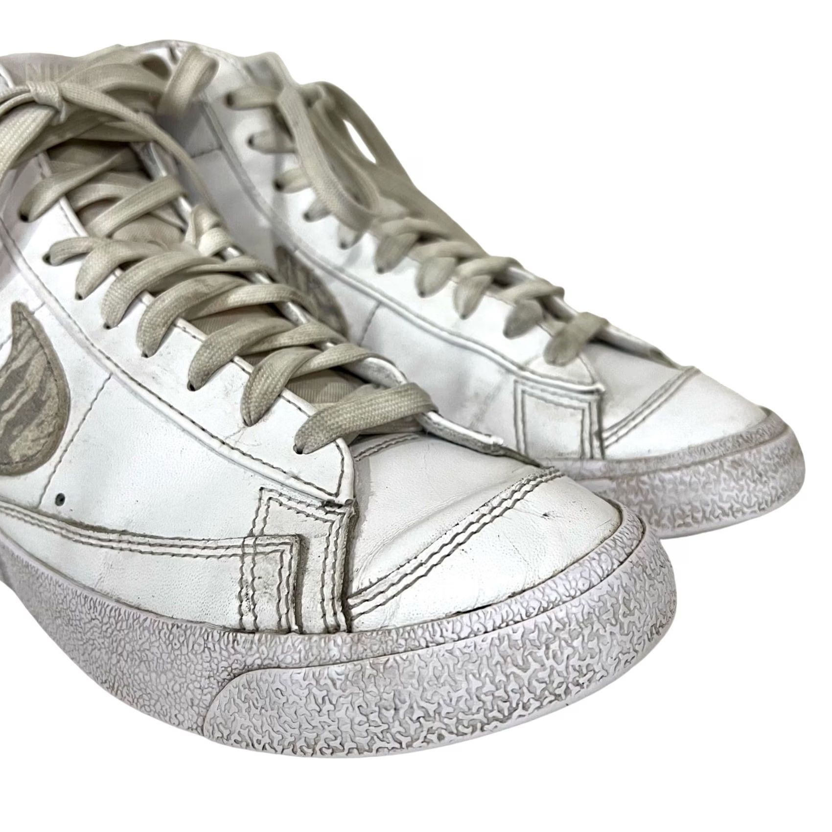 Nike VINTAGE Nike Blazer Mid 77' Womens Sneakers White Leather Zebra Shoes Sz 9.5 DH9633-101 Shoes Sneakers Zebra white leather Nike Womens 9.5 DH9633-101 Size L / US 10 / IT 46 - 4 Thumbnail