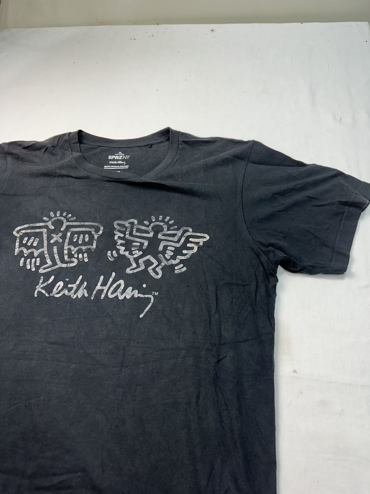 Other Uniqlo X Keith Haring MoMA special edition tee Size US XL / EU 56 / 4 - 5 Thumbnail