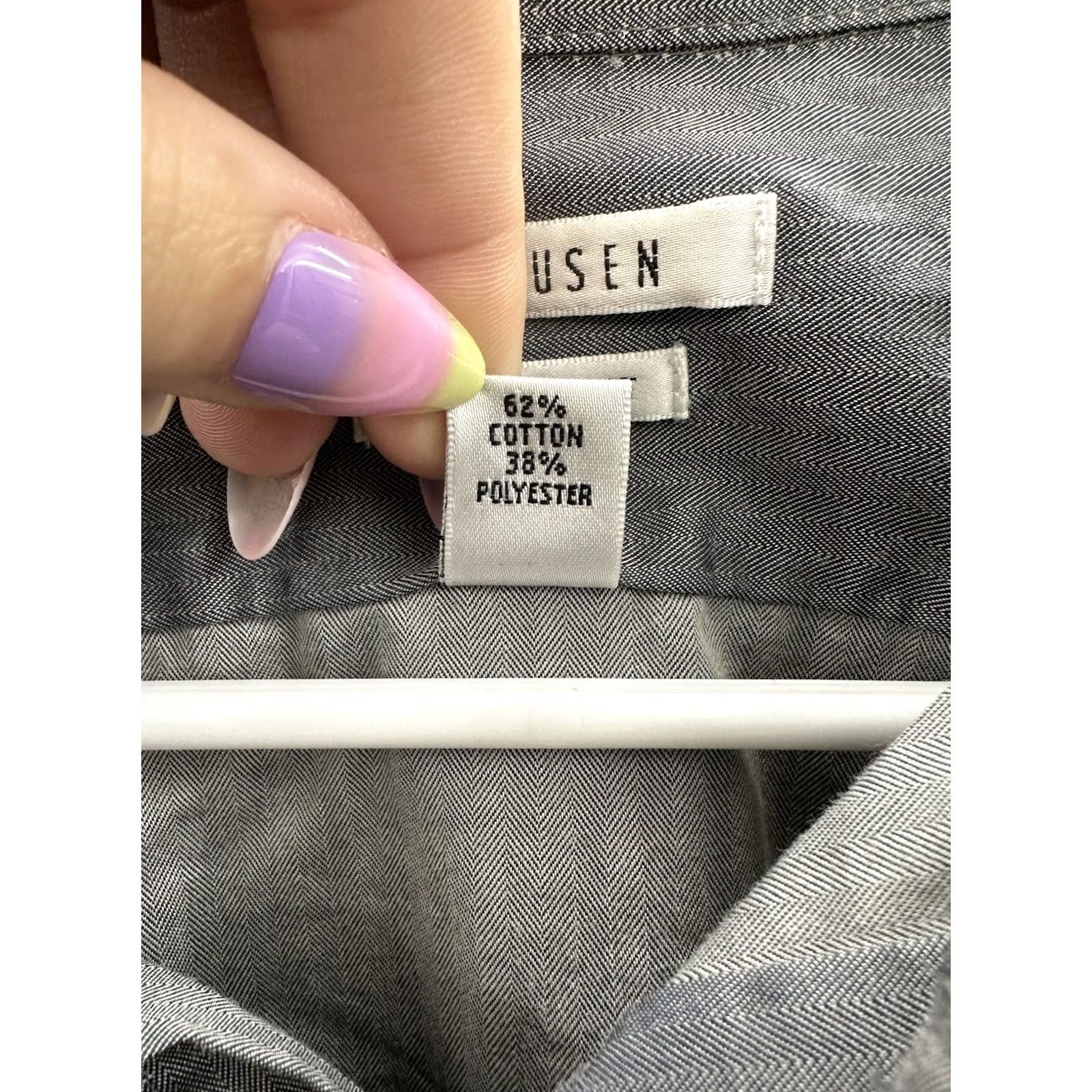 Van Heusen Van Heusen Mens Shirt Size 17.5 Grey Button-Up Long Sleeve Regular Fit ShirtMens Regular 17.5 Grey Button-Up Long Sleeve Size US XXL / EU 58 / 5 - 5 Thumbnail