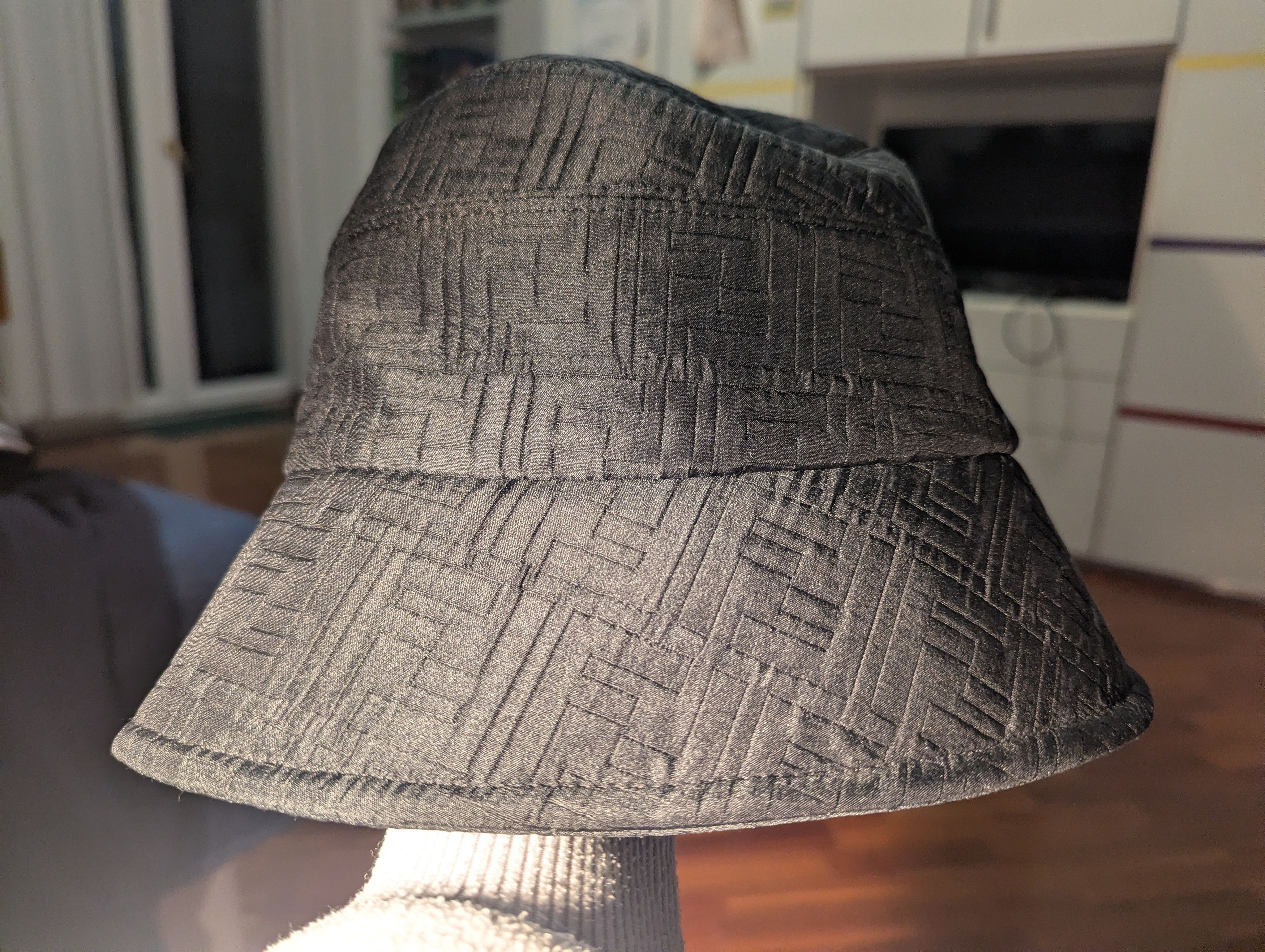 Fendi Bucket Hat "ARON" Size ONE SIZE - 2 Thumbnail