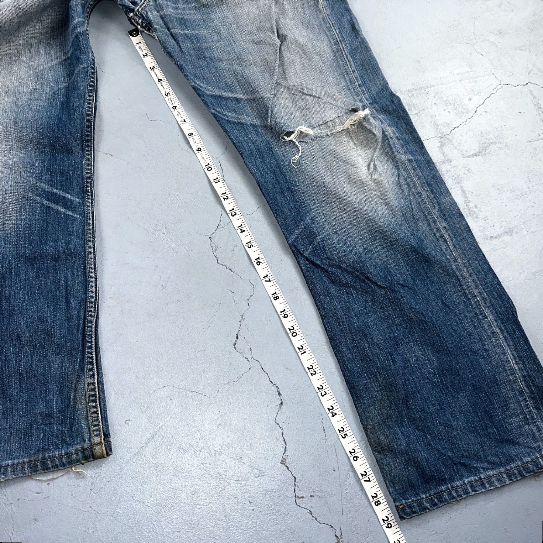 Levi's VINTAGE Levi's 501 Jeans Men Regular Fit Straight Leg 34x34 Blue 90s Denim Retro Size US 34 / EU 50 - 6 Thumbnail