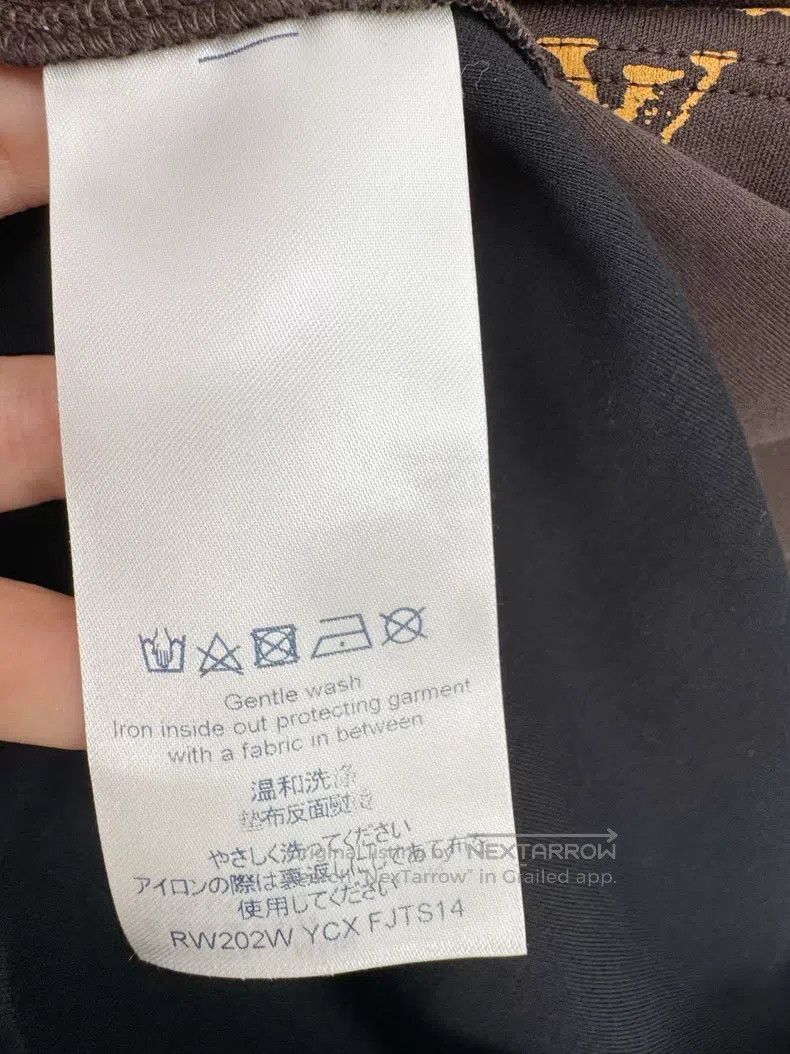 Louis Vuitton Louis Vuitton short sleeves Size US S / EU 44-46 / 1 - 4 Thumbnail