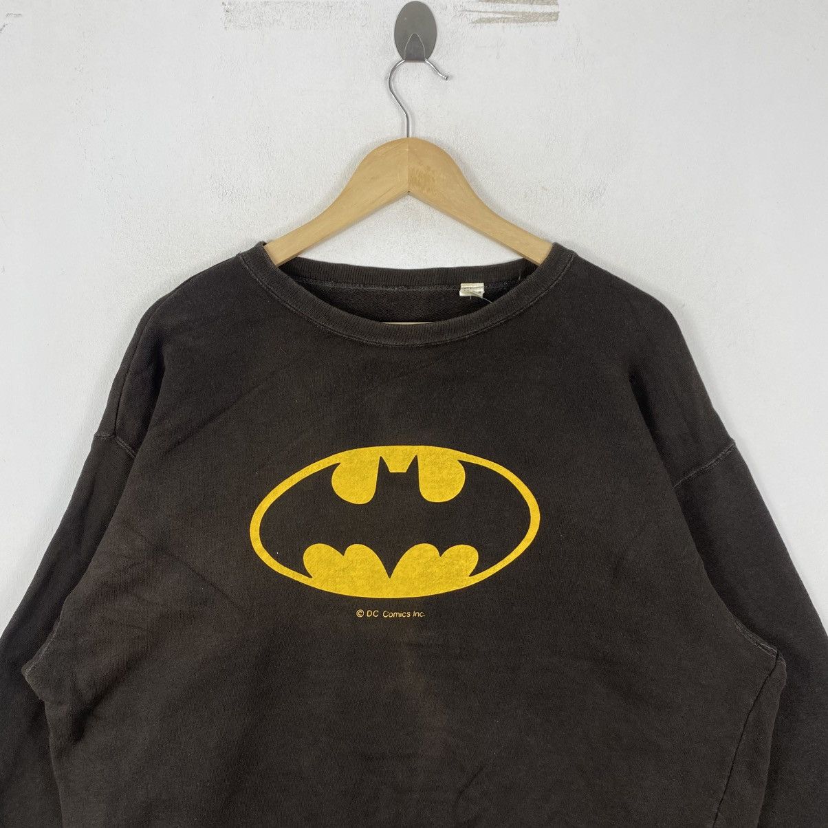 DC Comics Vintage Batman DC Comics Sun Faded Sweatshirt Japan Y2K L Size US L / EU 52-54 / 3 - 3 Thumbnail