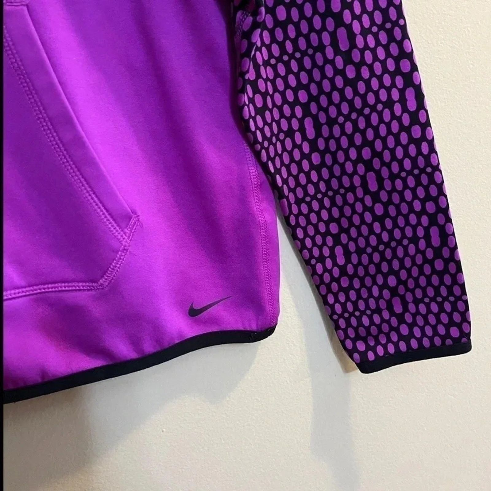 Nike Nike Women’s Therma-fit size Medium M magenta Purple hoodie Size M / US 6-8 / IT 42-44 - 2 Thumbnail