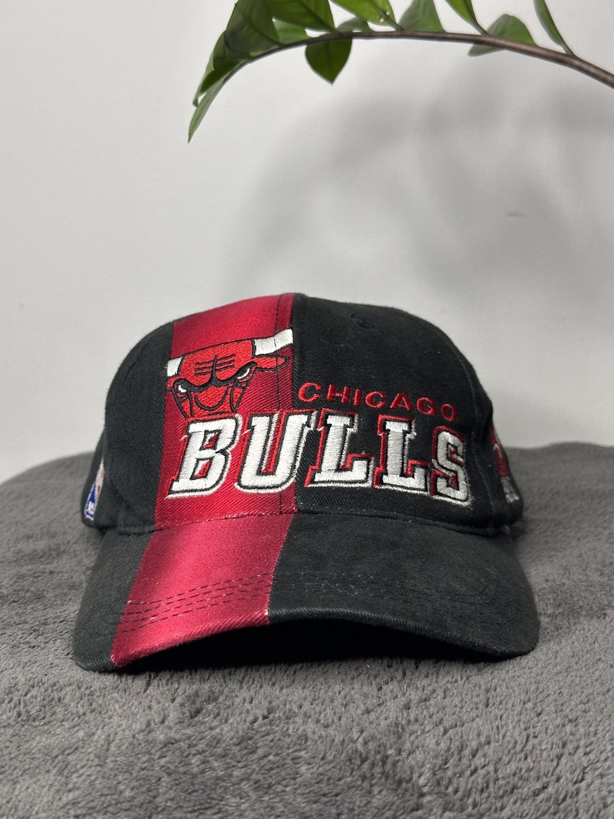 NBA × Sports Specialties NBA Chicago Bulls Vintage Cap Size ONE SIZE - 3 Thumbnail