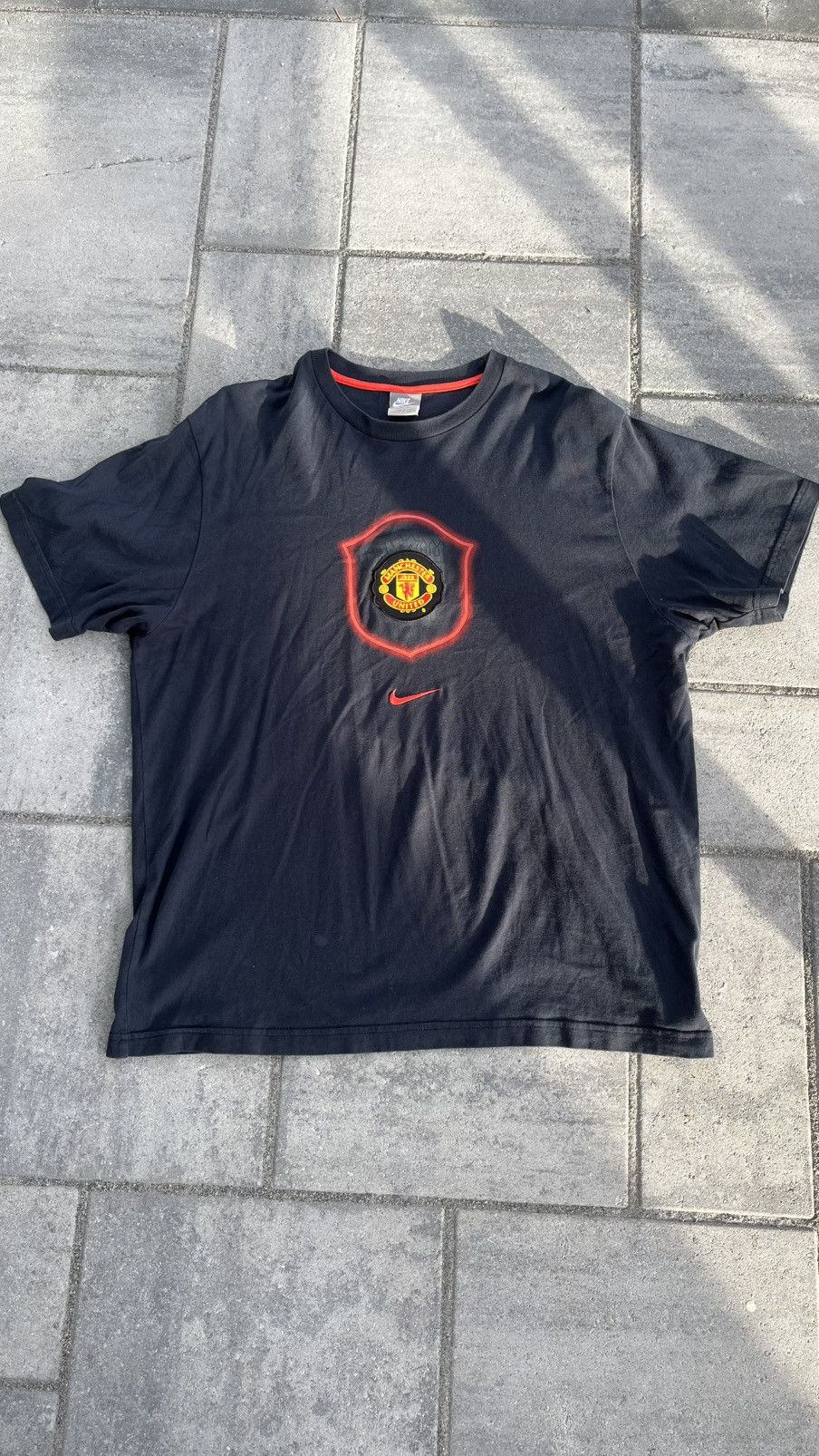 Vintage Black Nike man Utd tee Size US XL / EU 56 / 4 - 1 Thumbnail