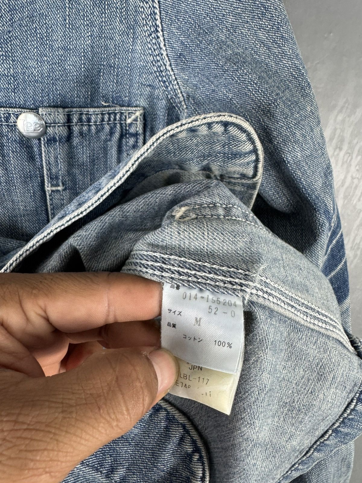 Lee VINTAGE LEE WASHED BLUE DISTRESSED DENIM JACKET Size S / US 4 / IT 40 - 13 Thumbnail