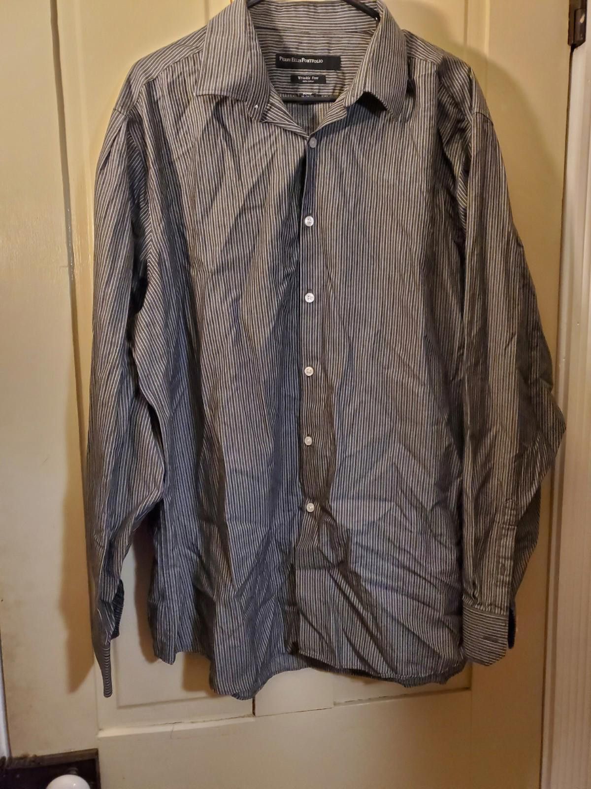 Perry Ellis Perry Ellis Mens XXL Gray Striped LS Button Up 18-36/37 Size US XXL / EU 58 / 5 - 2 Thumbnail