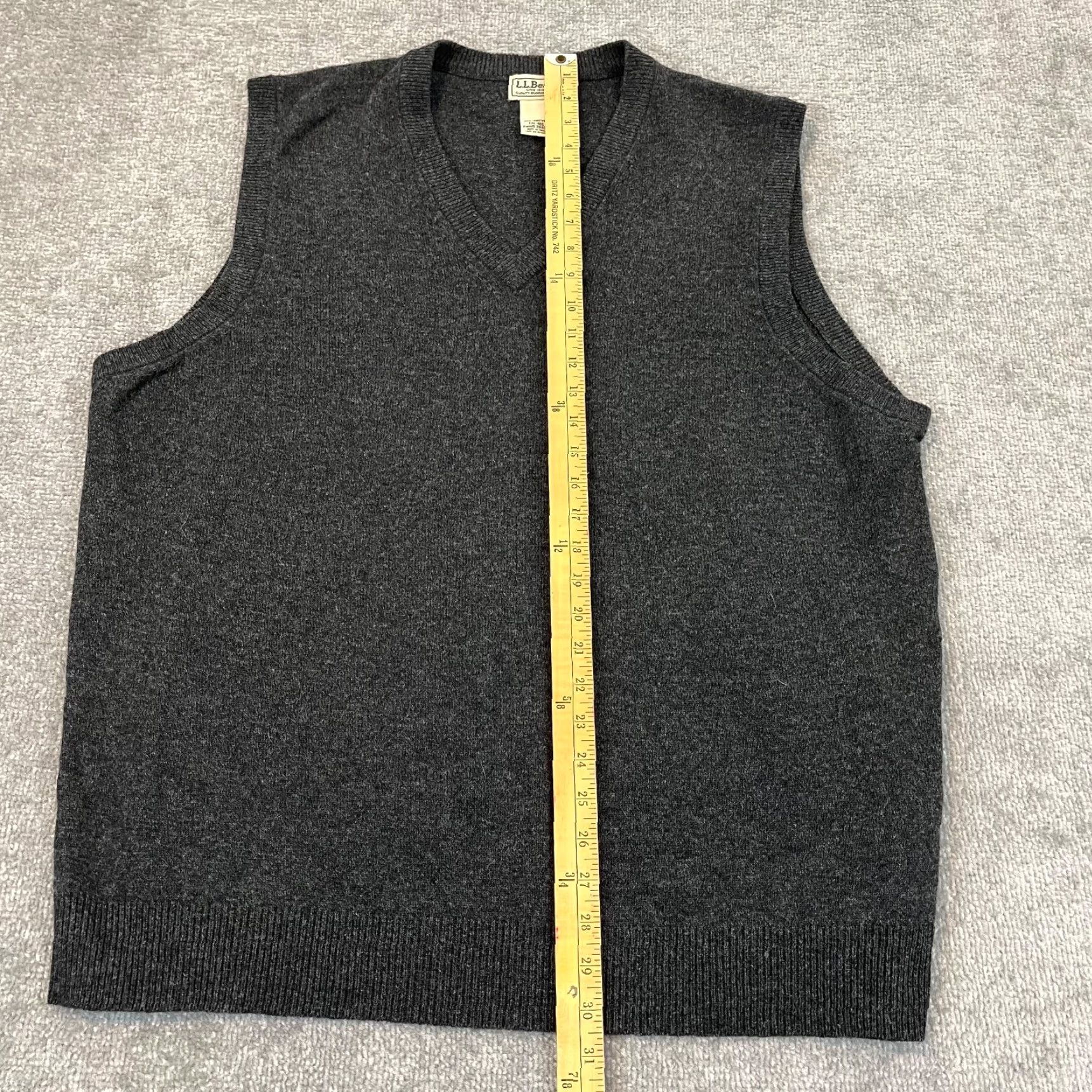 Vintage VINTAGE L.L. BEAN Wool Sweater Vest Men 2XL Dark Gray Lambs Wool V-Neck Pullover All Seasons Outdoor Size US XXL / EU 58 / 5 - 3 Thumbnail