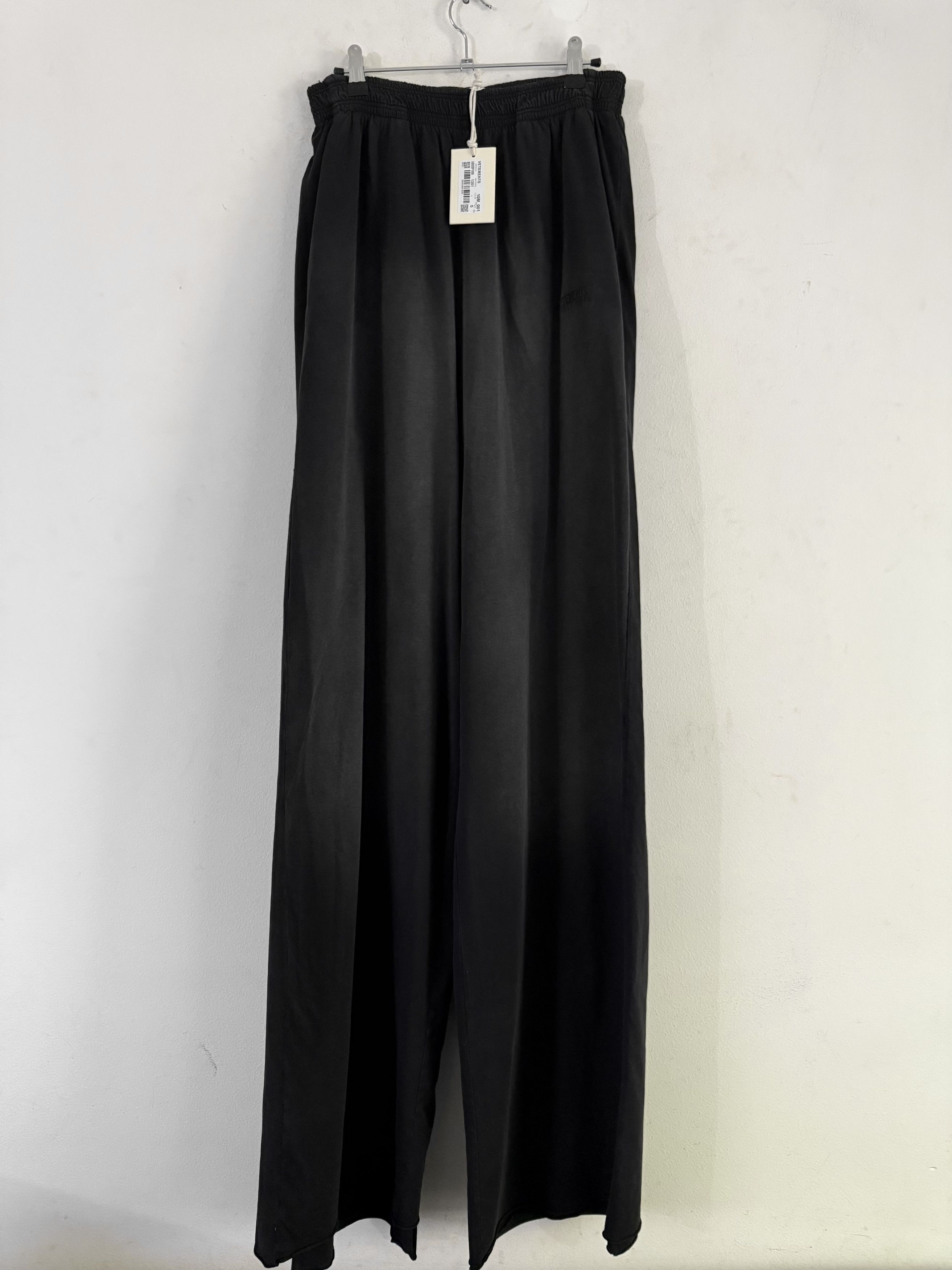 Vetements Vestments Men’s Baggy Pants In Black Délavé Size US 30 / EU 46 - 2 Thumbnail